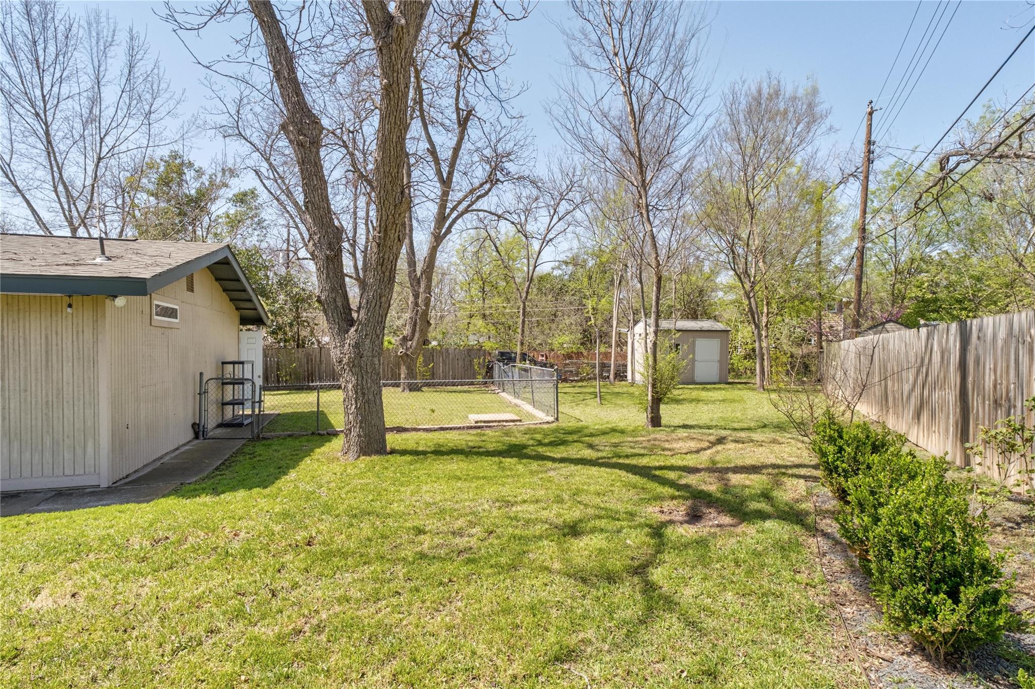 6414 Kenilworth DR