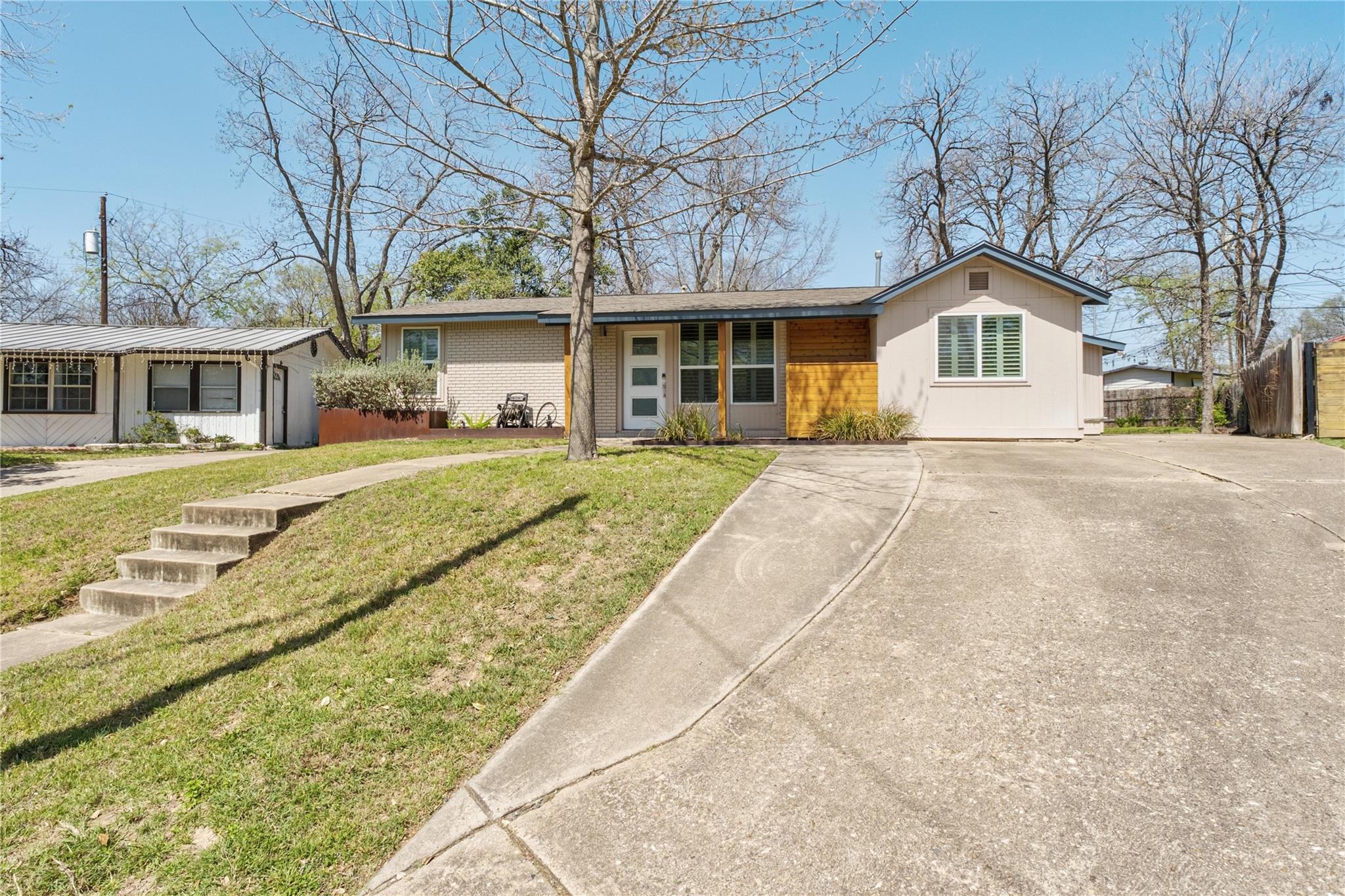 6414 Kenilworth DR