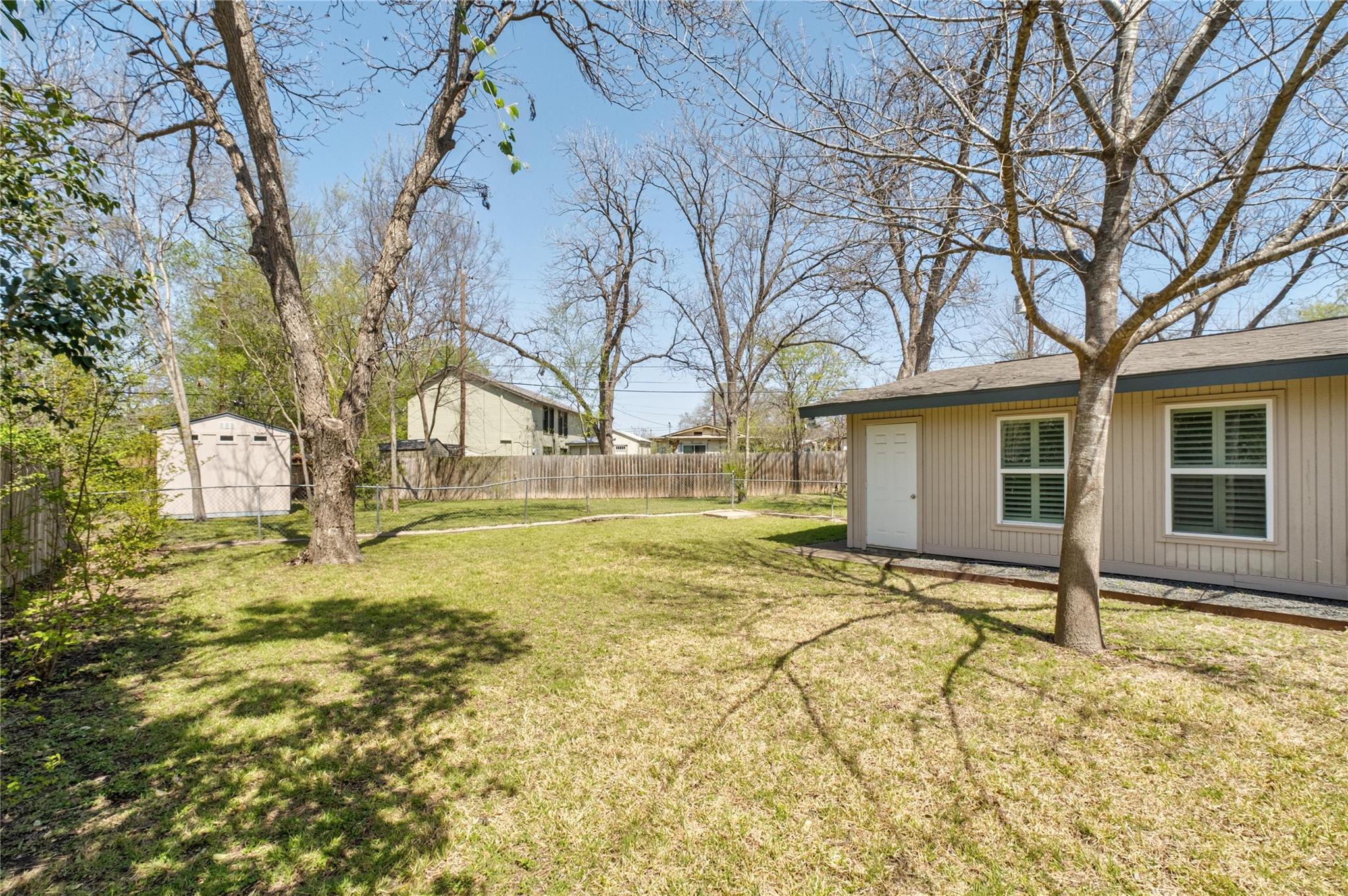 6414 Kenilworth DR