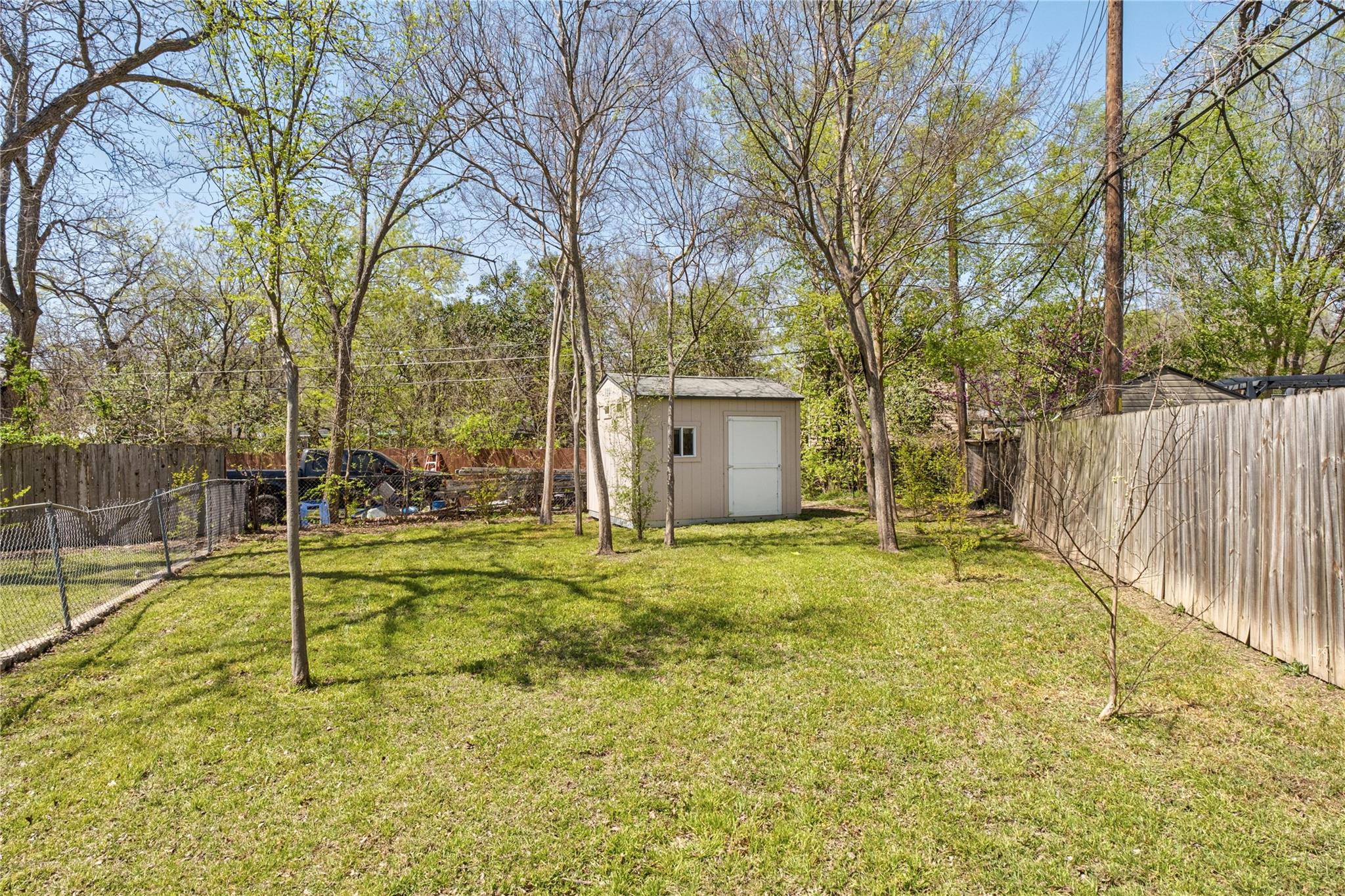 6414 Kenilworth DR