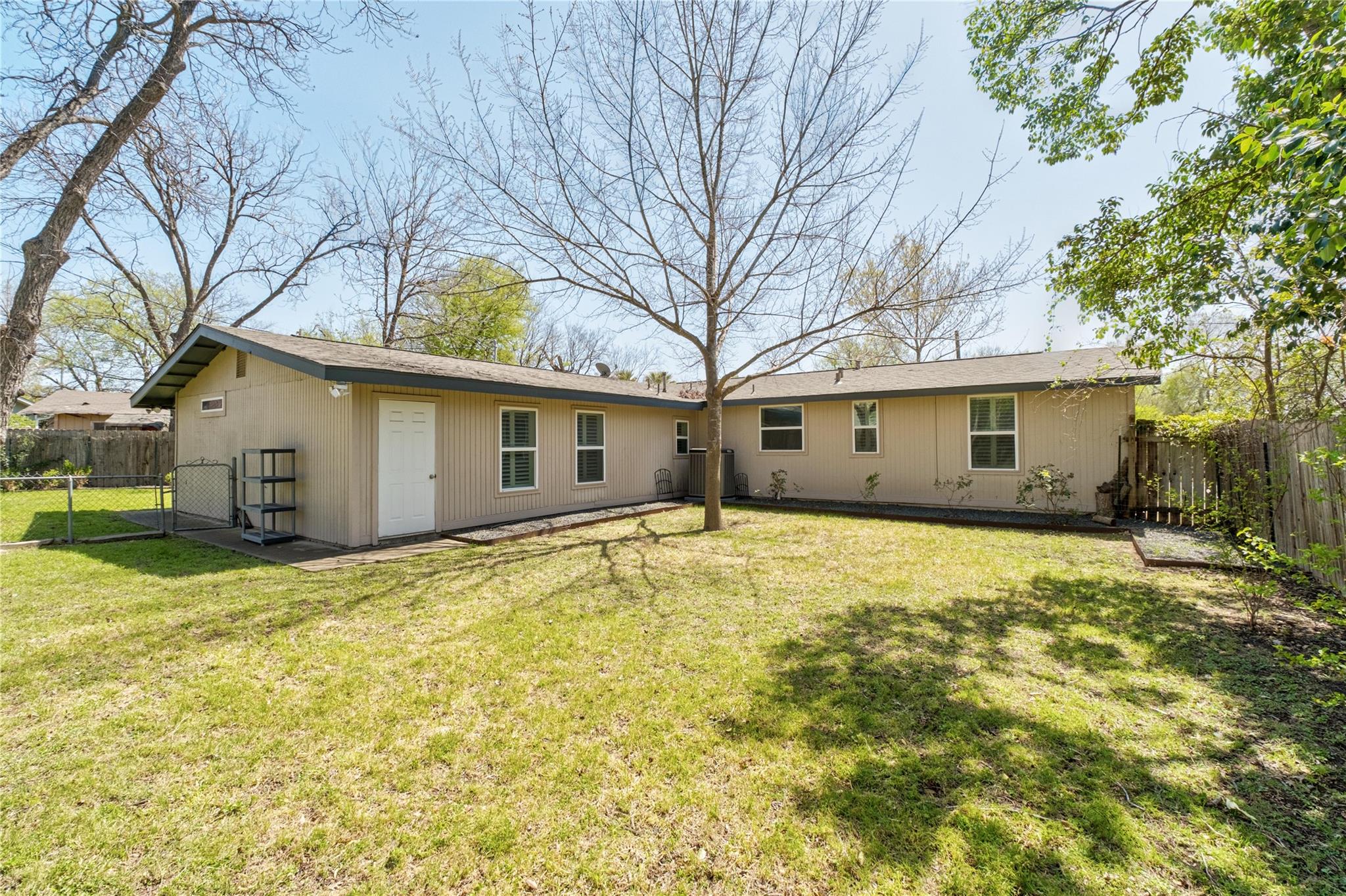 6414 Kenilworth DR