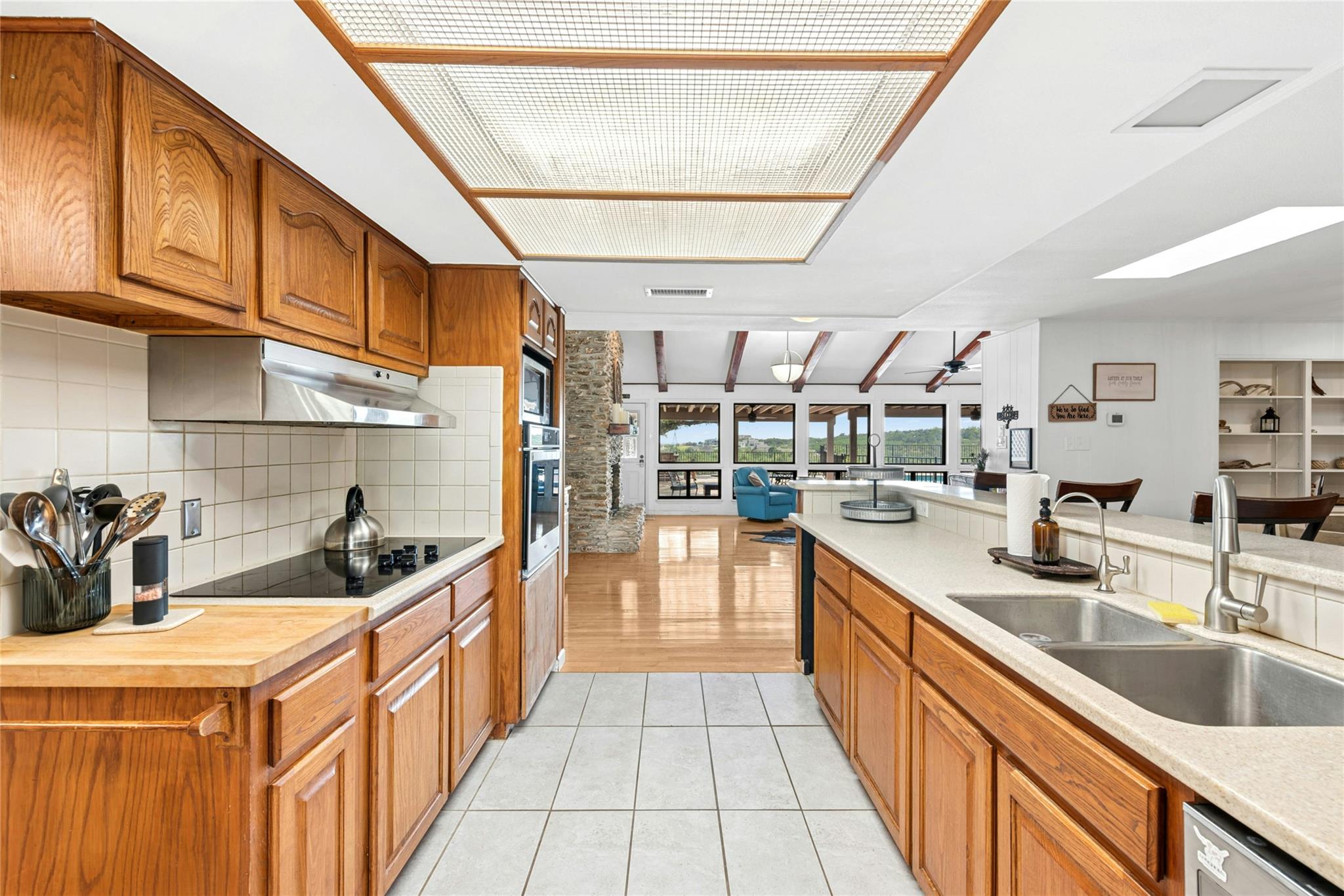 110 Longhorn LN
