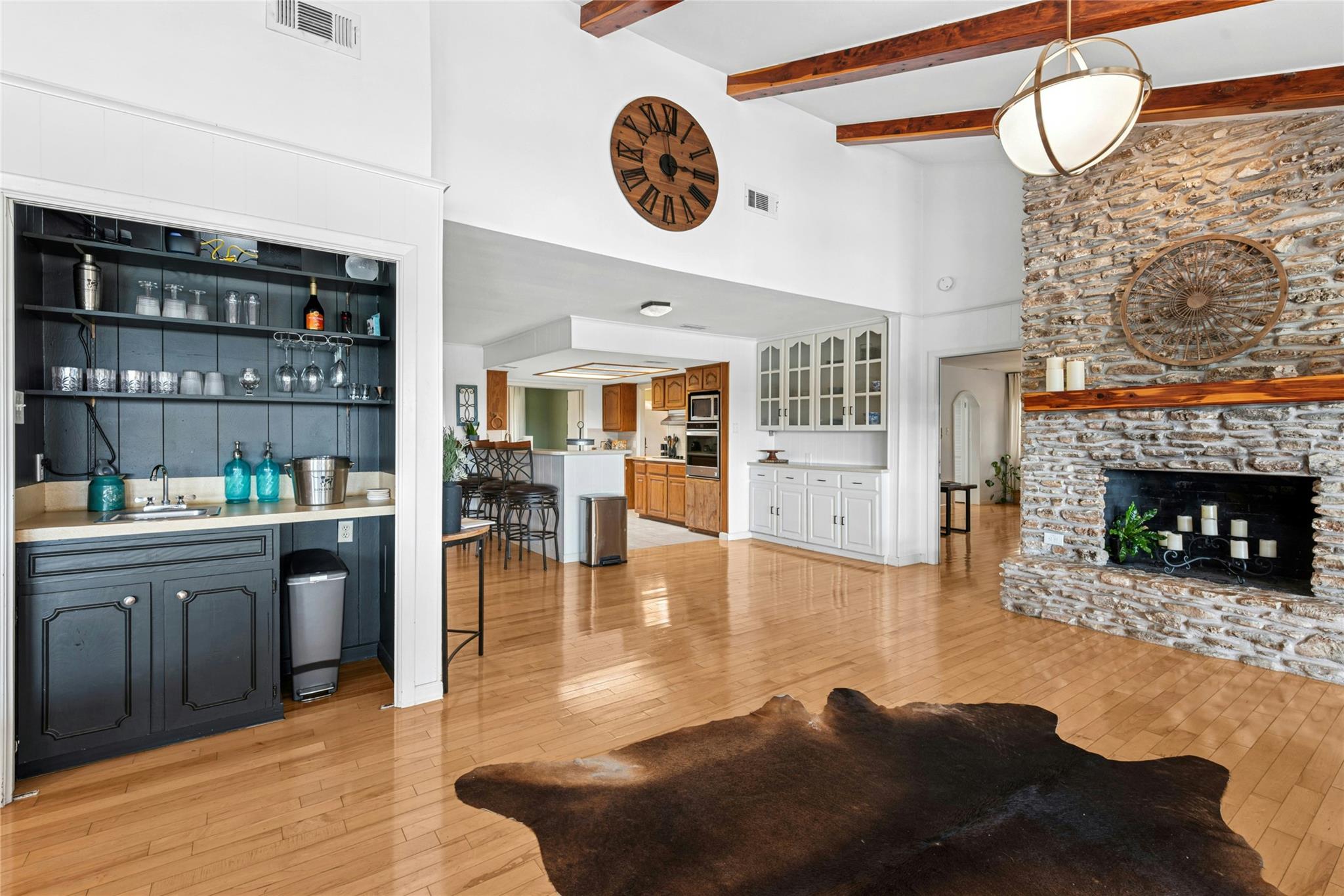 110 Longhorn LN