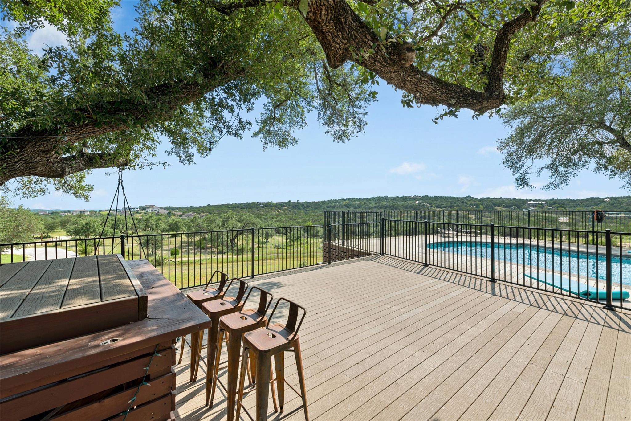 110 Longhorn LN