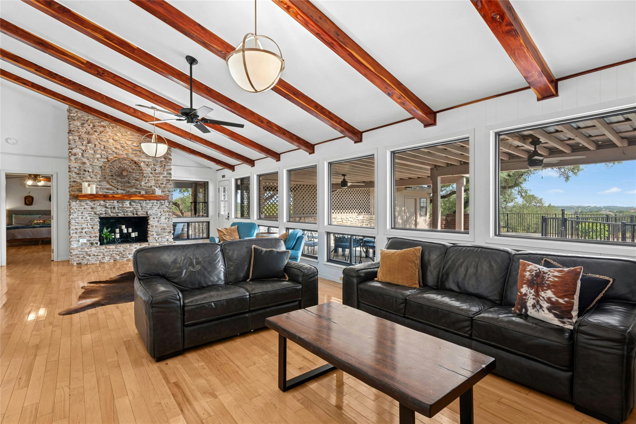 110 Longhorn LN