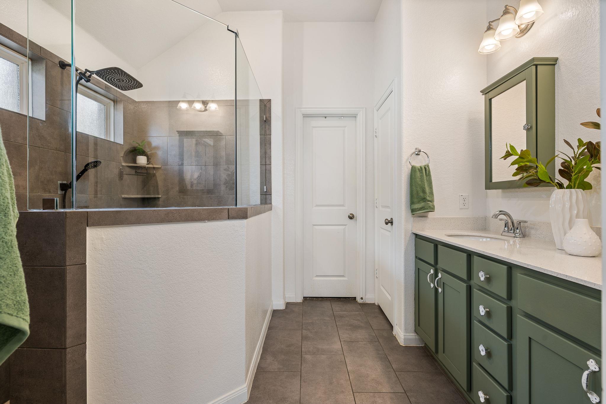 153 Coronella DR