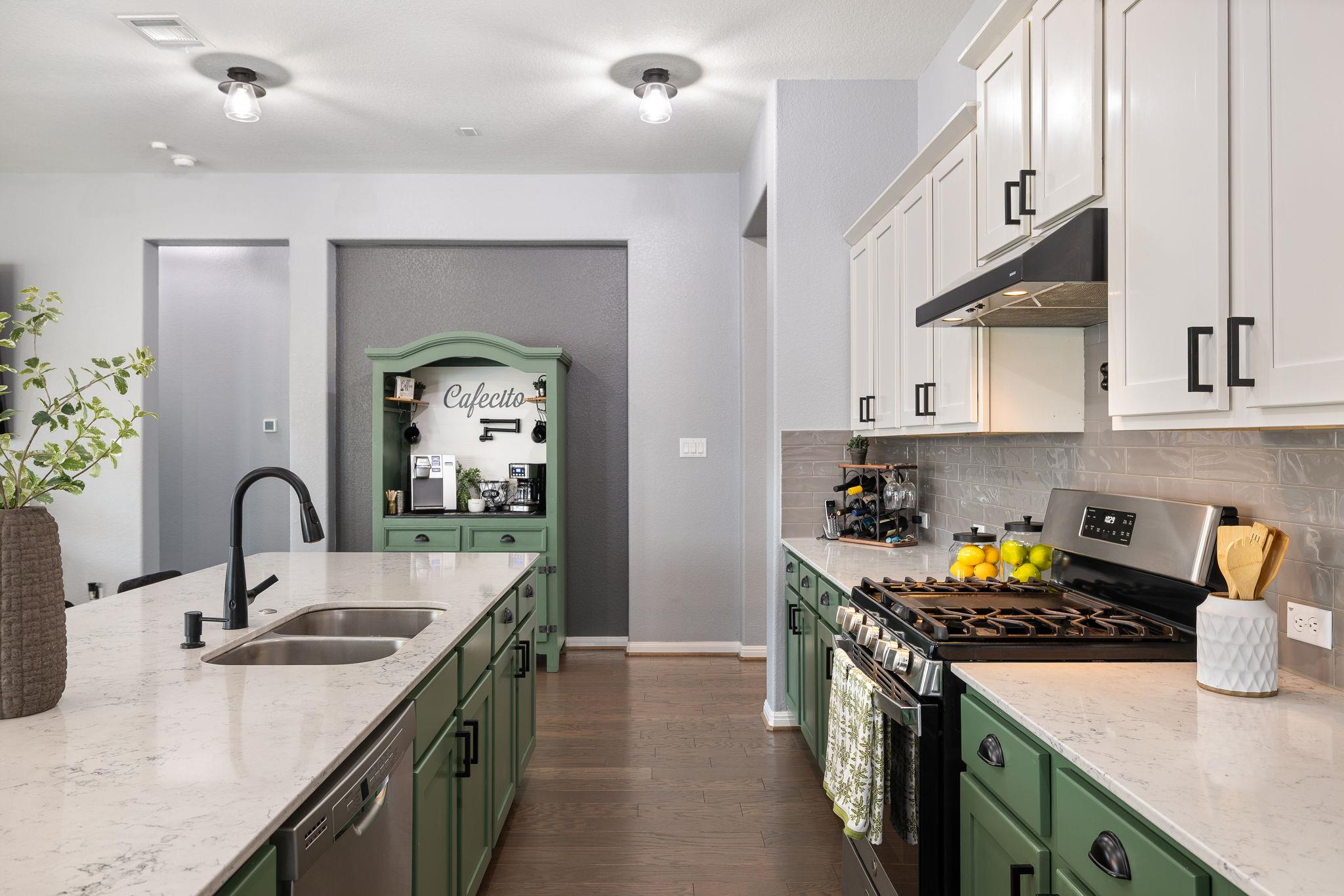 153 Coronella DR