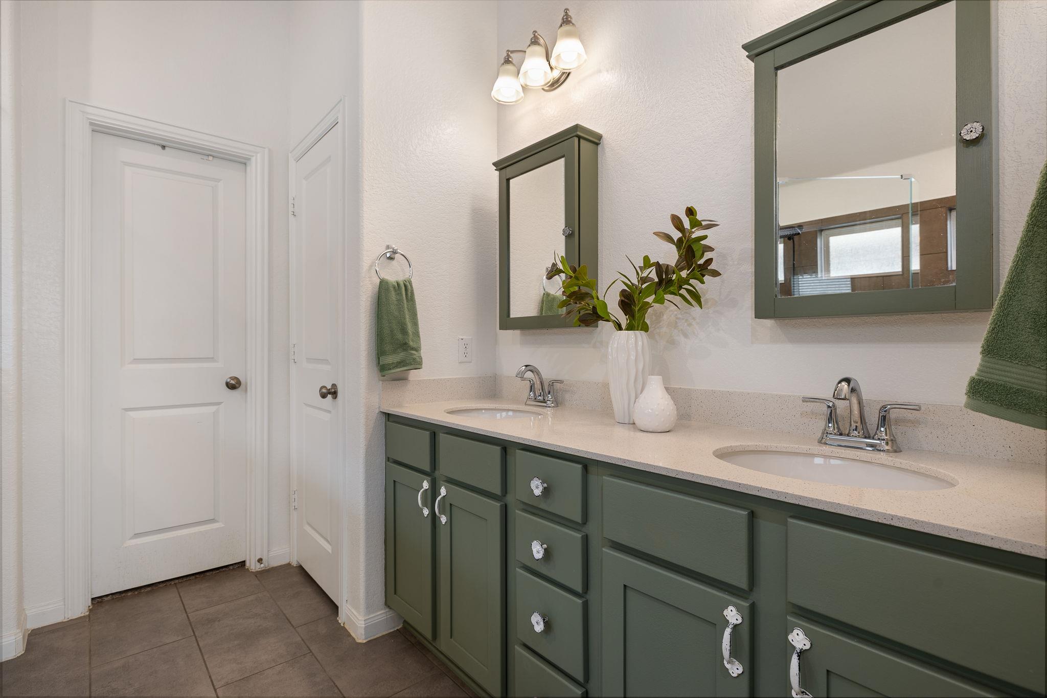 153 Coronella DR