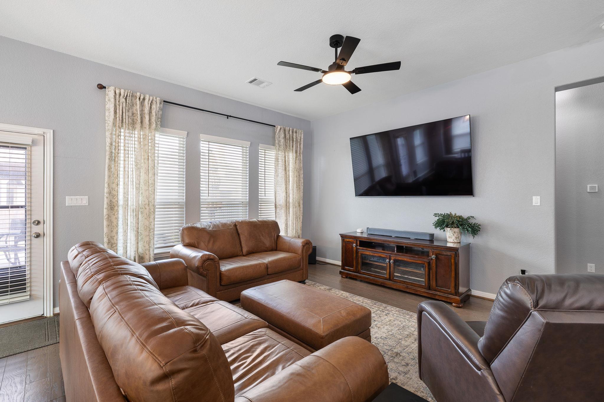 153 Coronella DR