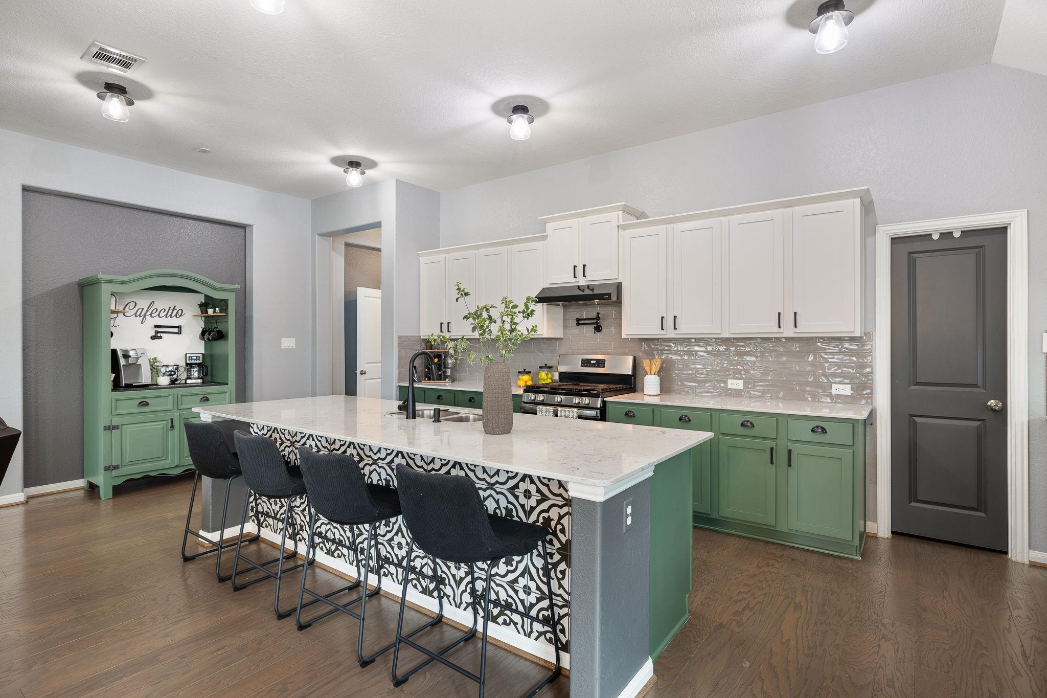 153 Coronella DR