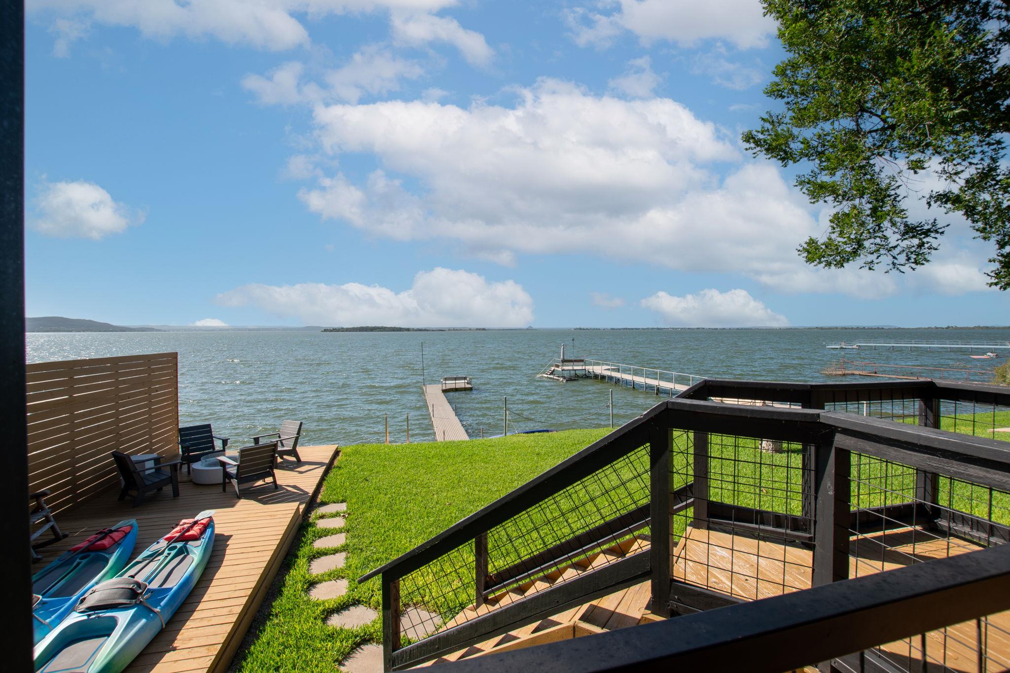 611 Lakeshore LOOP