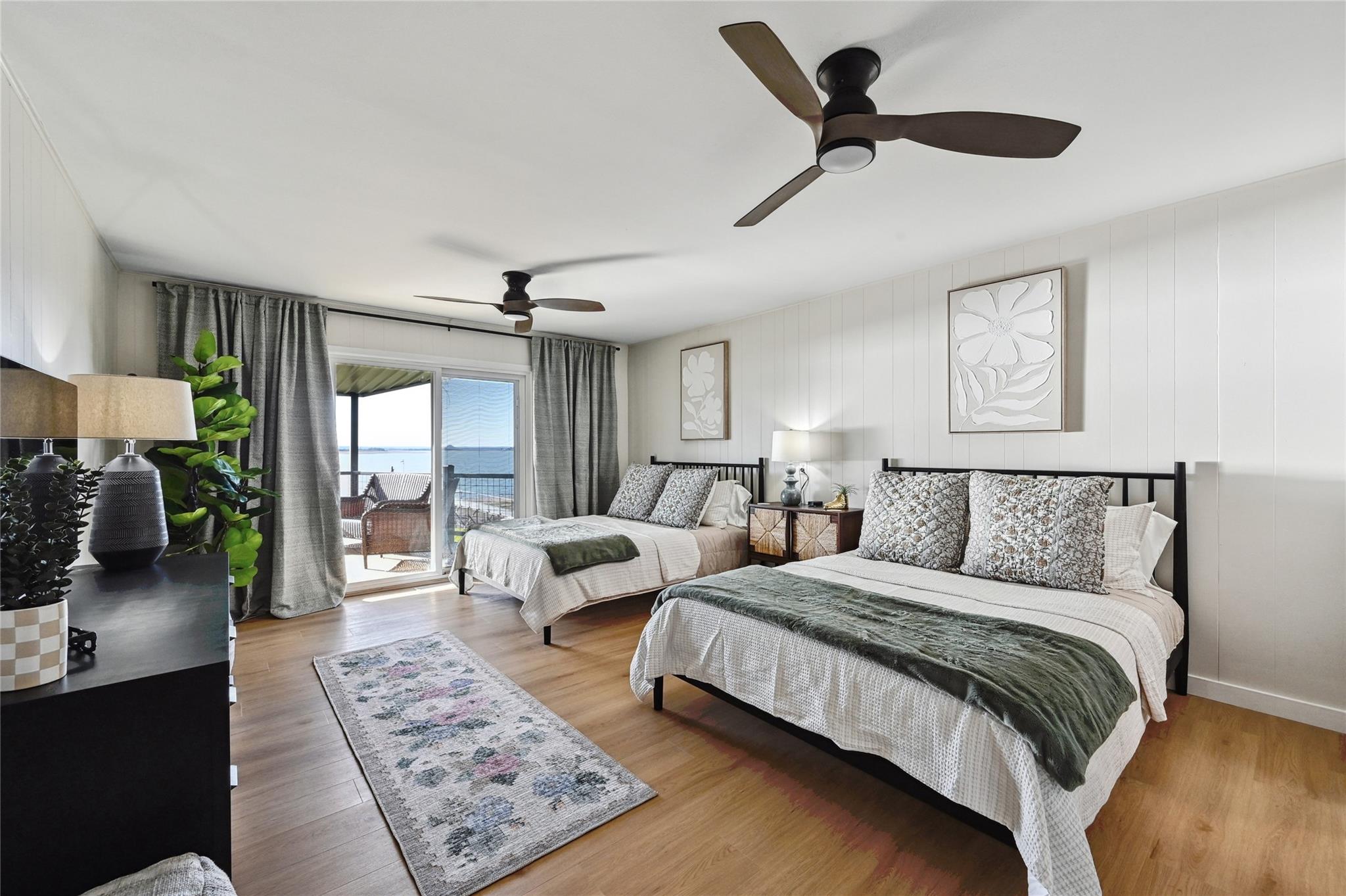 611 Lakeshore LOOP