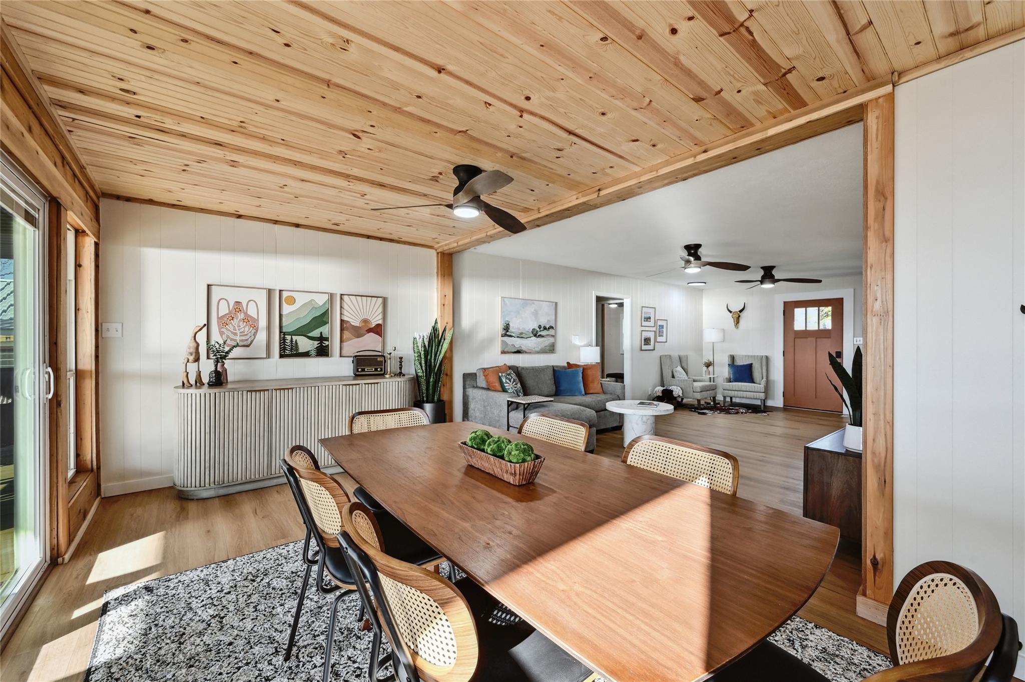 611 Lakeshore LOOP