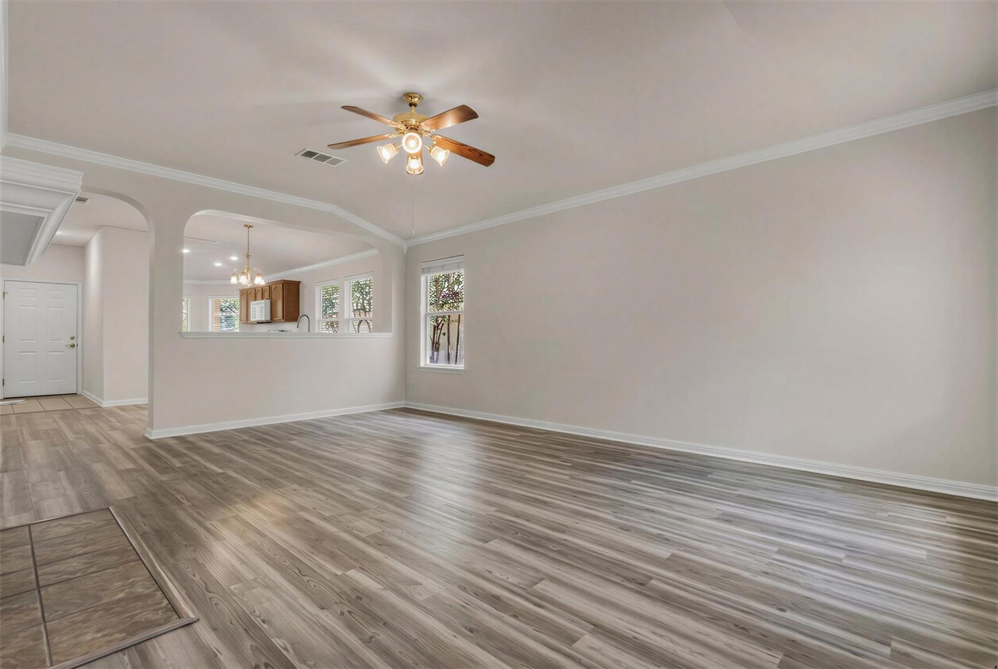 5605 Bentsen LN