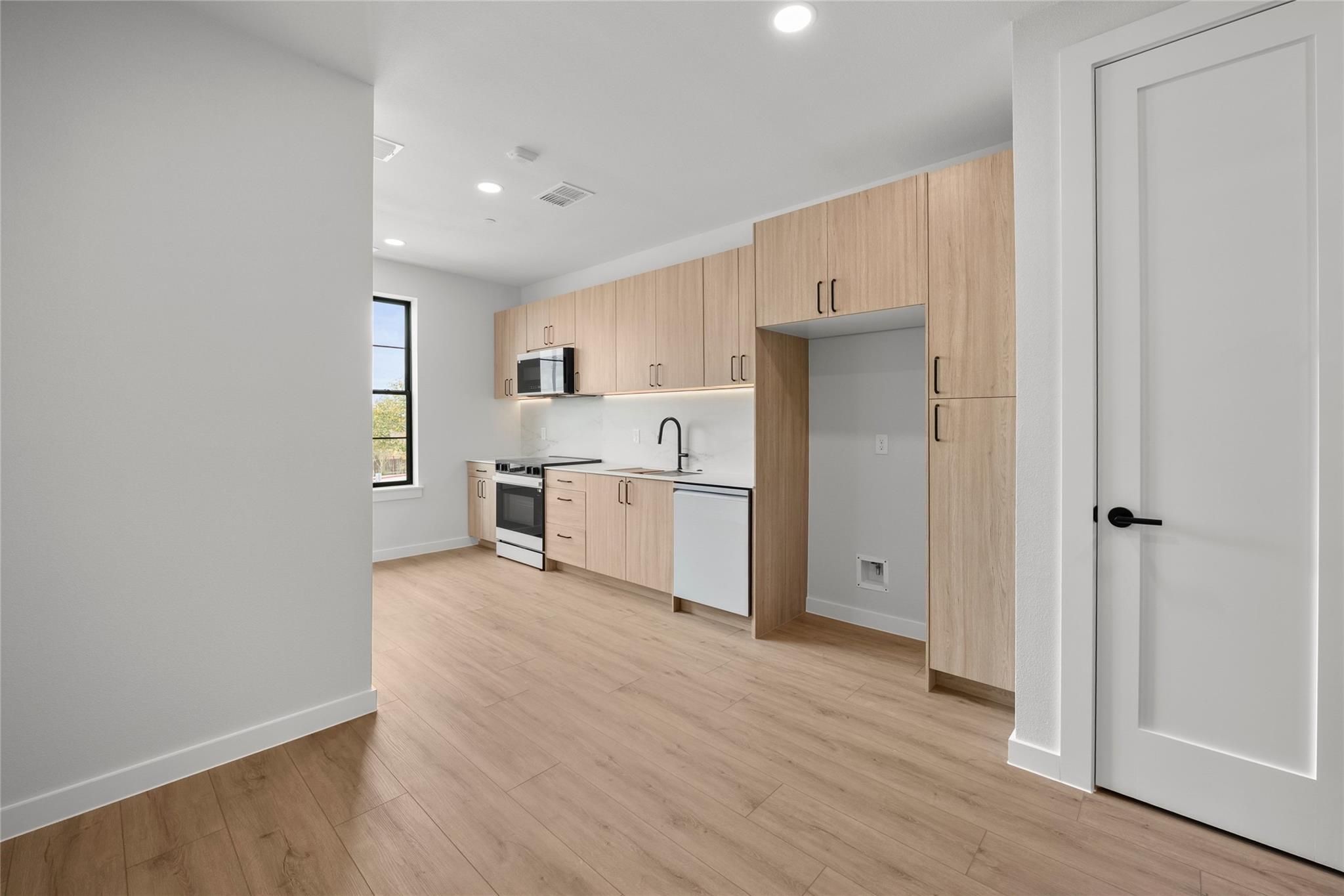 634 Central PKWY # 1212