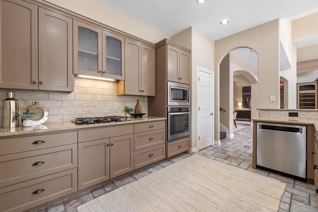 5 Tiburon CT
