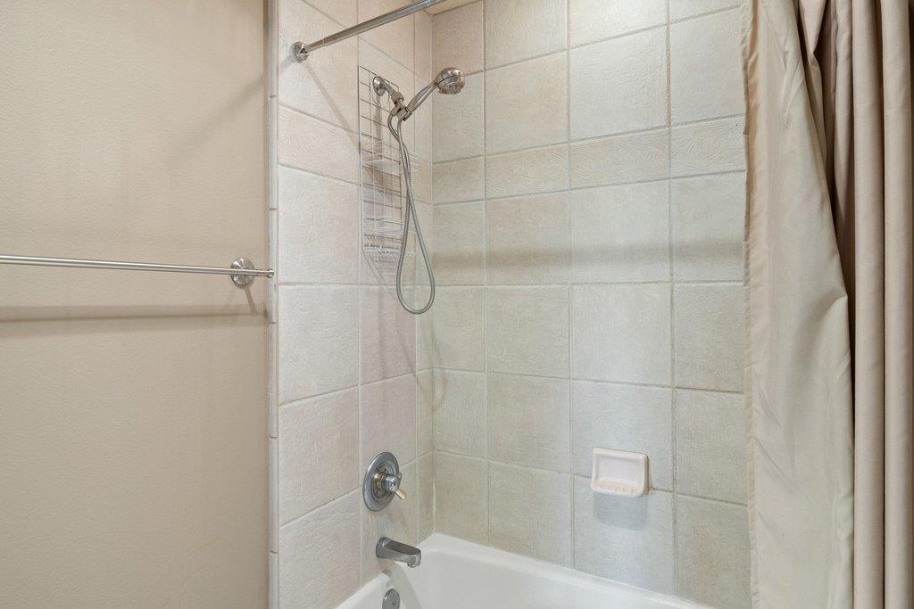 5 Tiburon CT