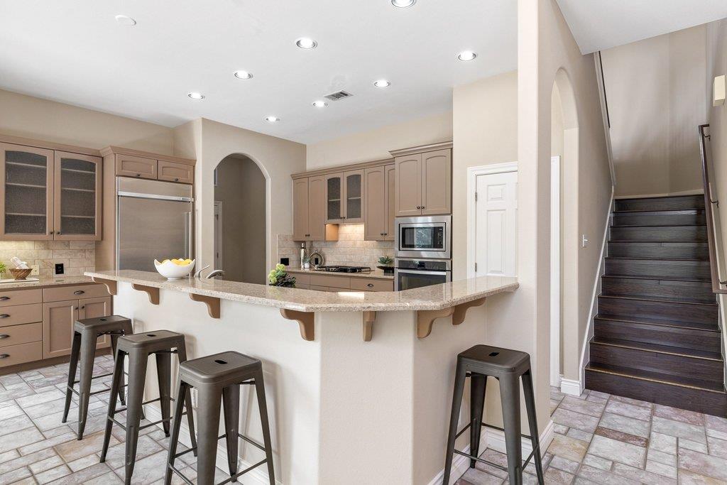 5 Tiburon CT