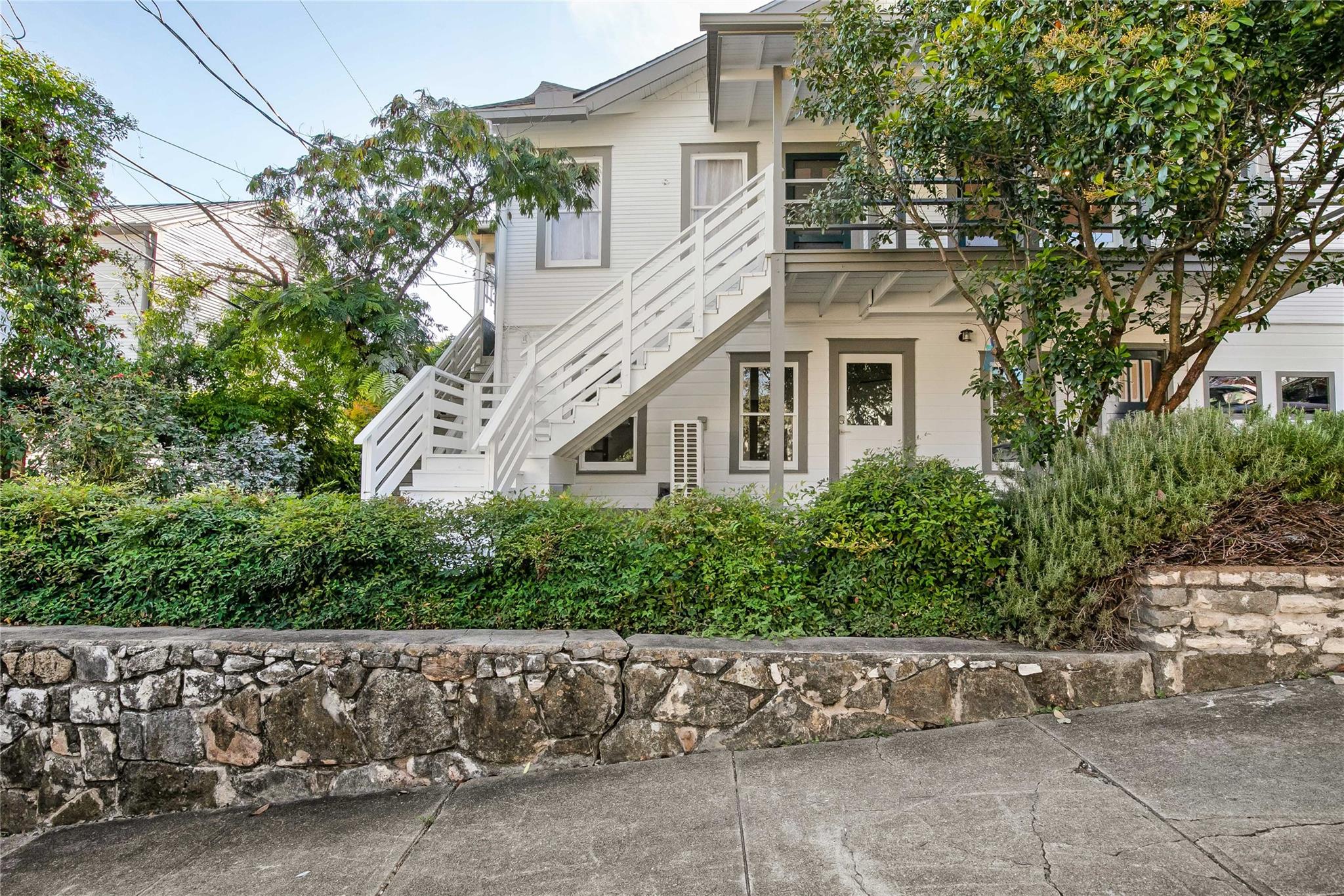 707 Highland Ave
