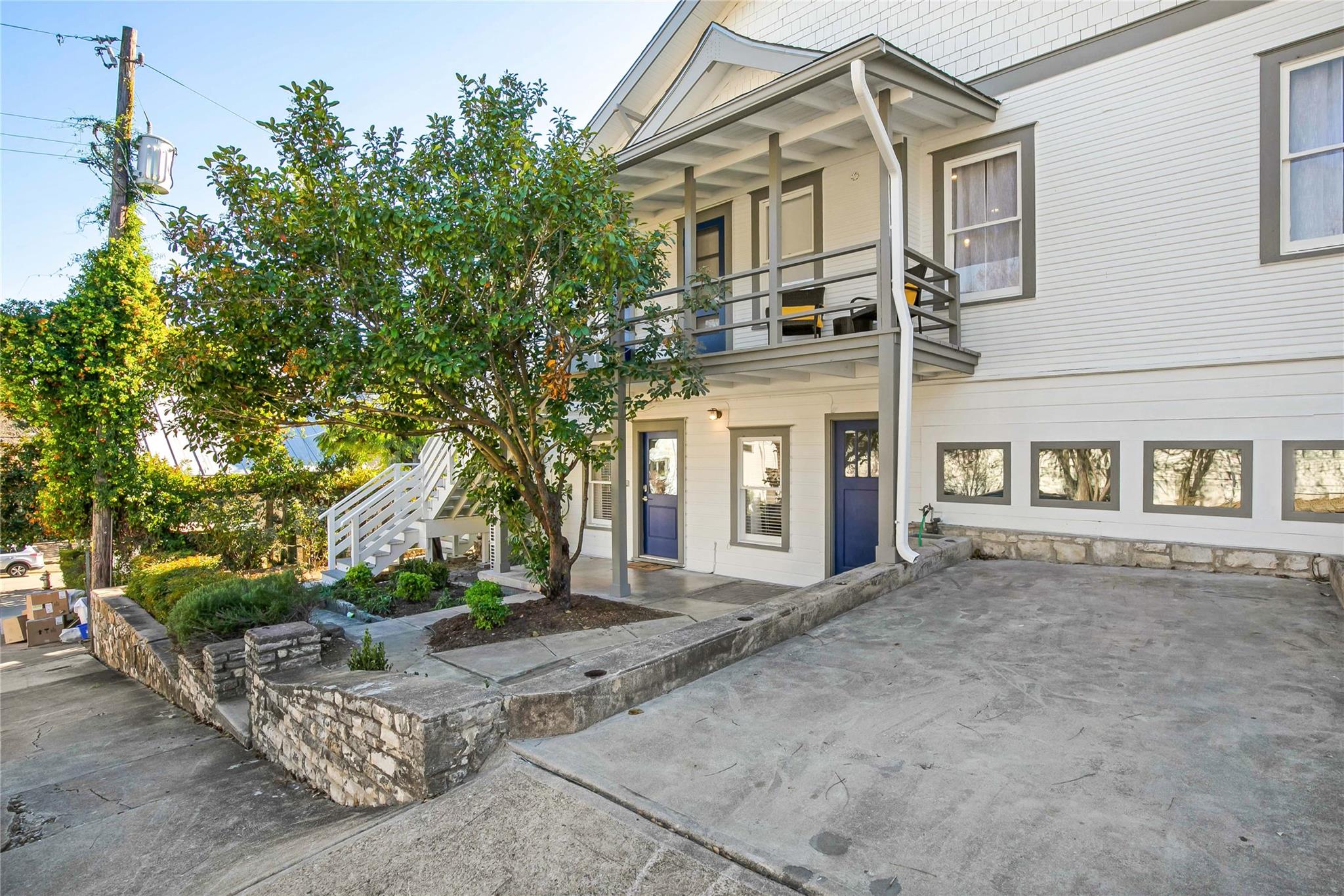 707 Highland Ave