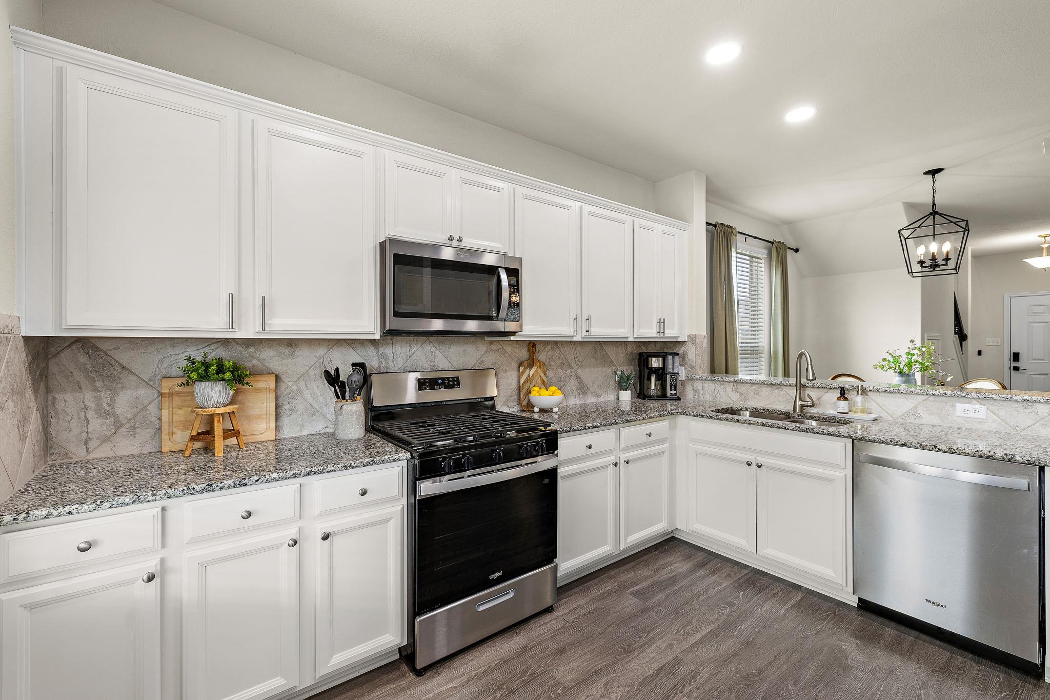 241 La Dera DR