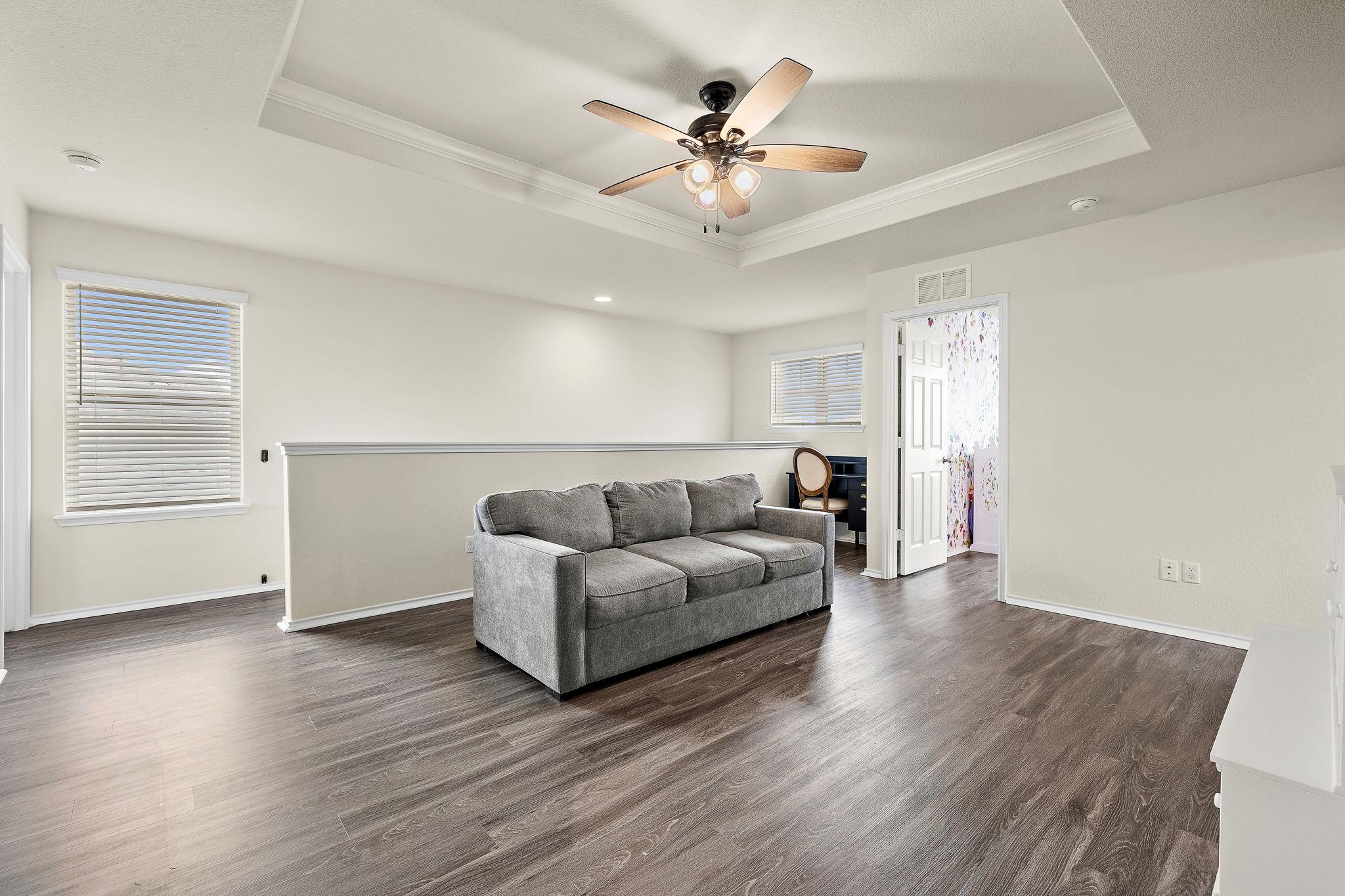 241 La Dera DR