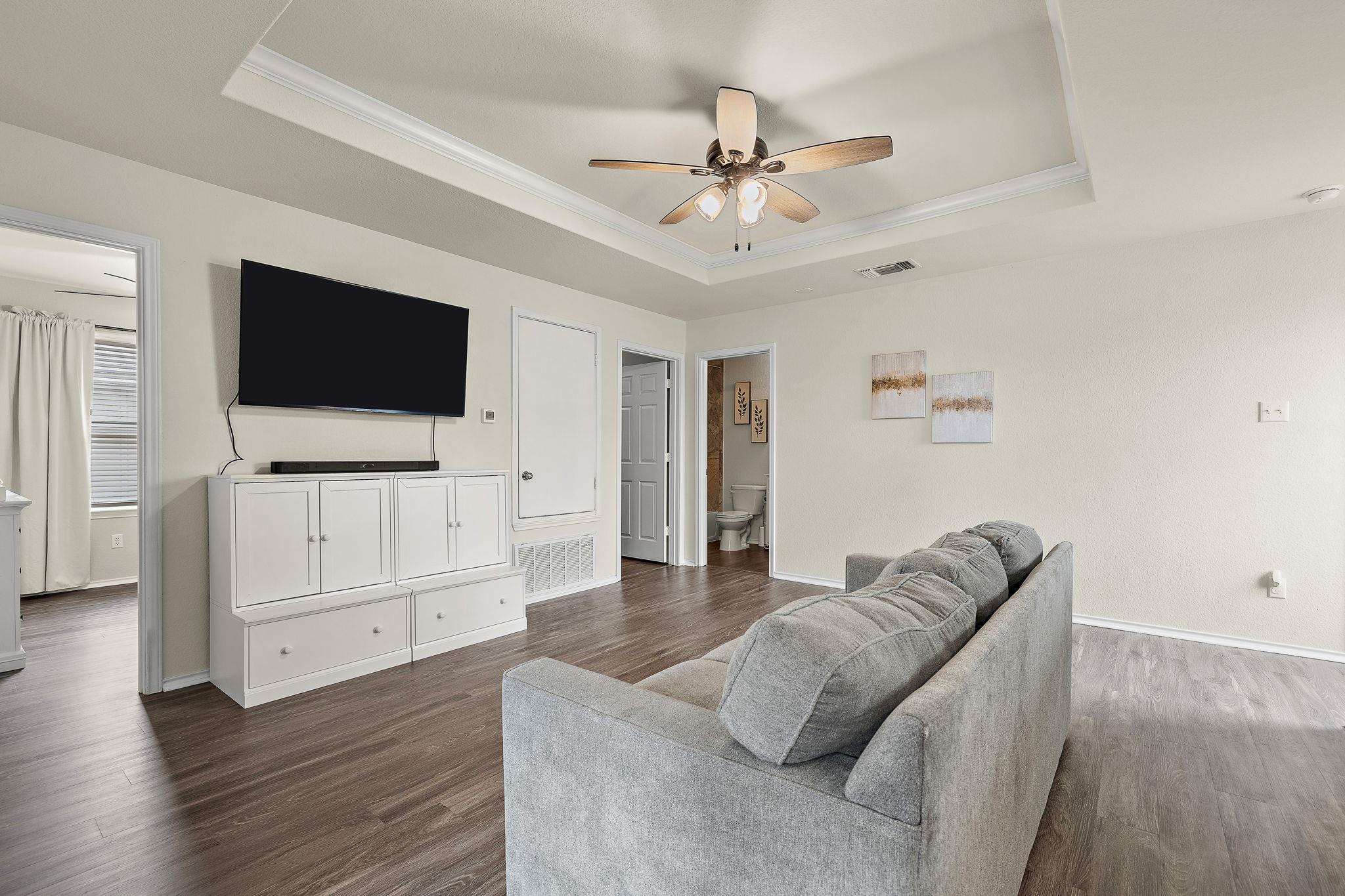 241 La Dera DR
