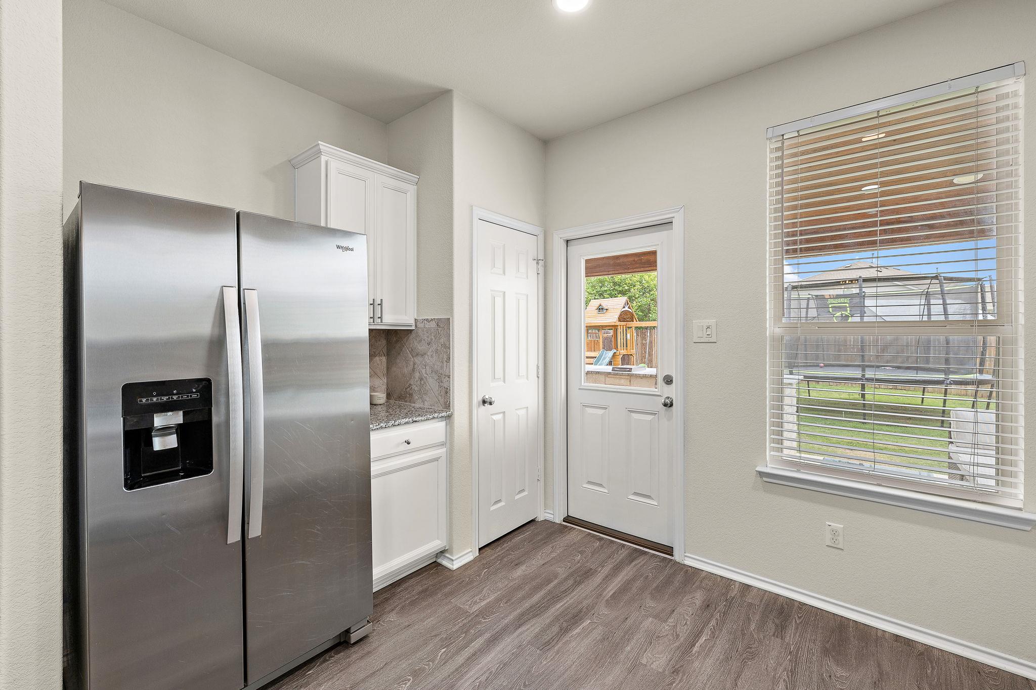 241 La Dera DR