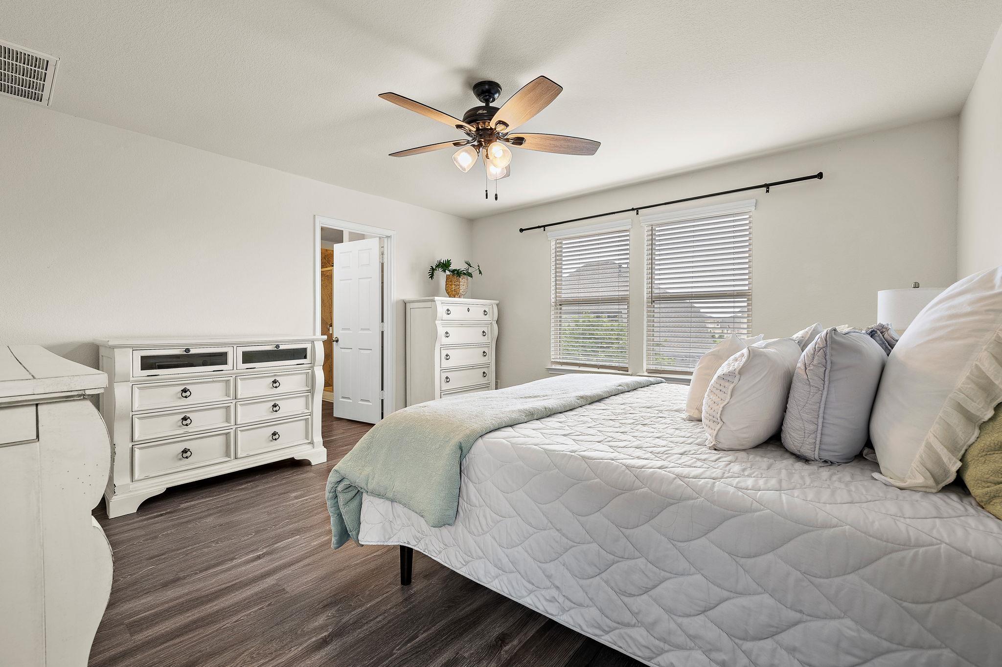 241 La Dera DR