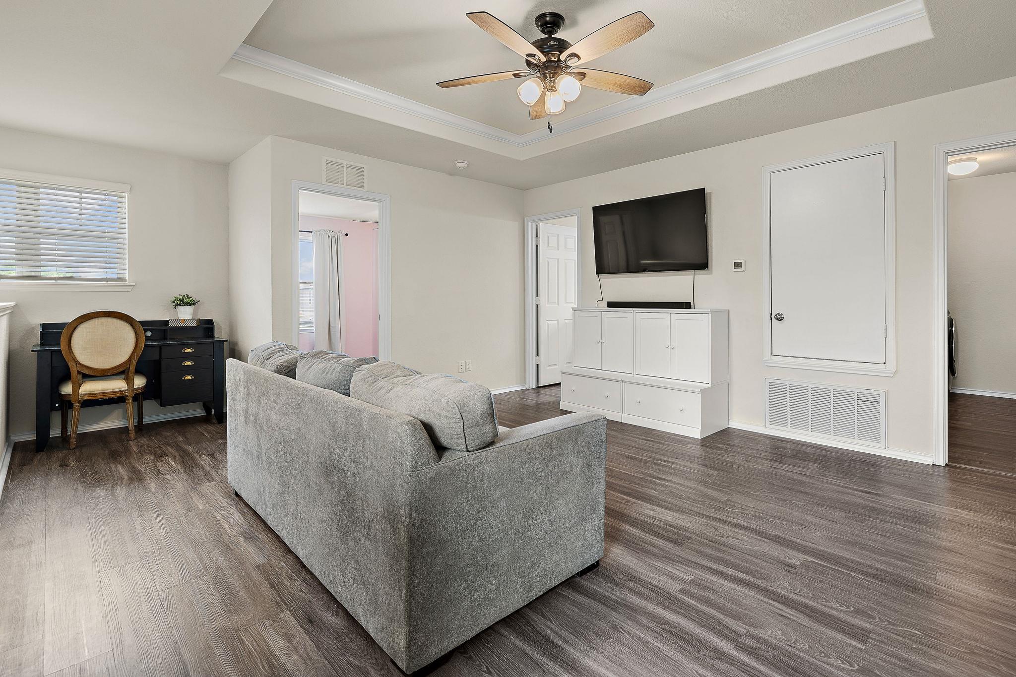 241 La Dera DR