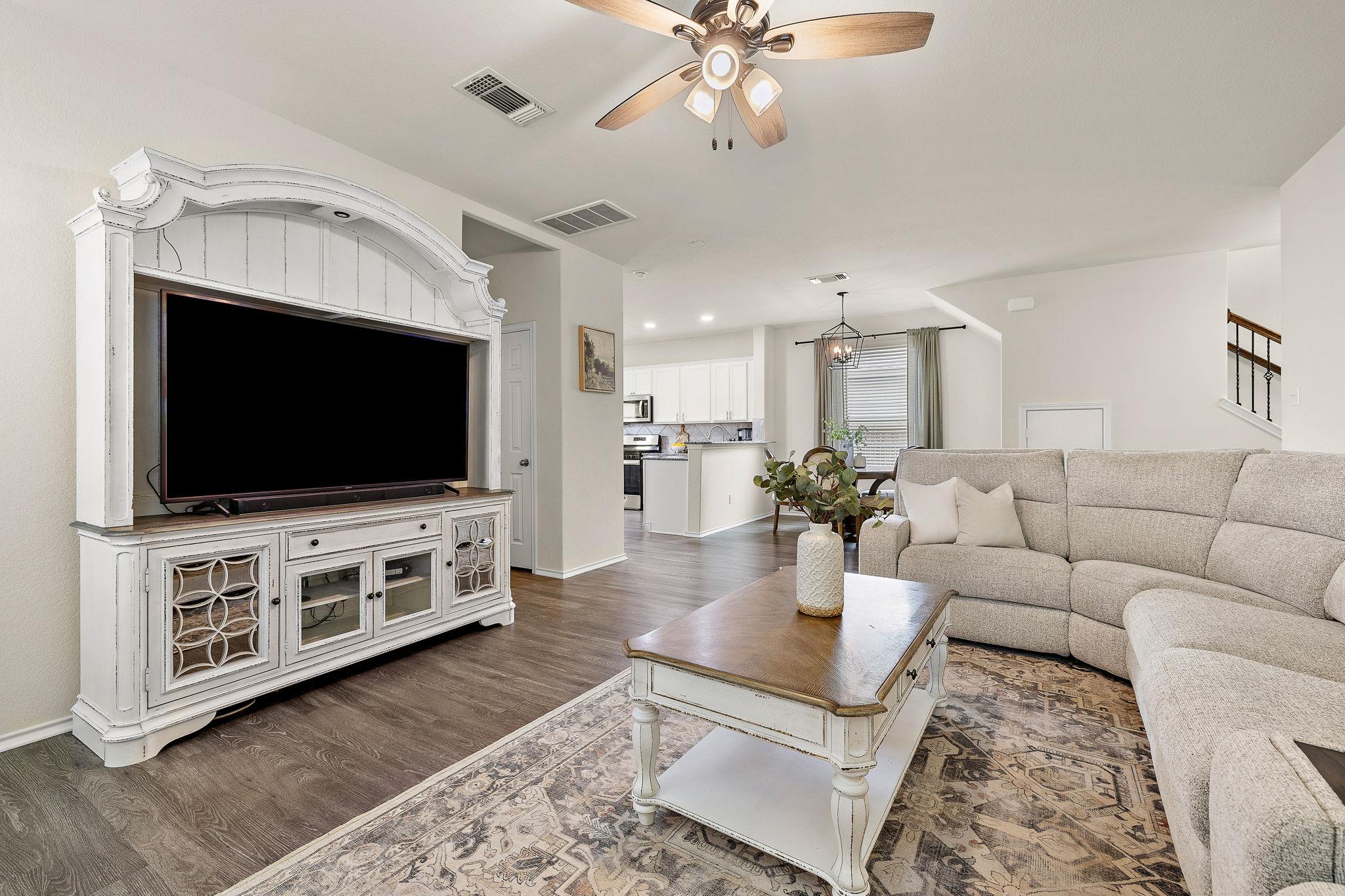 241 La Dera DR