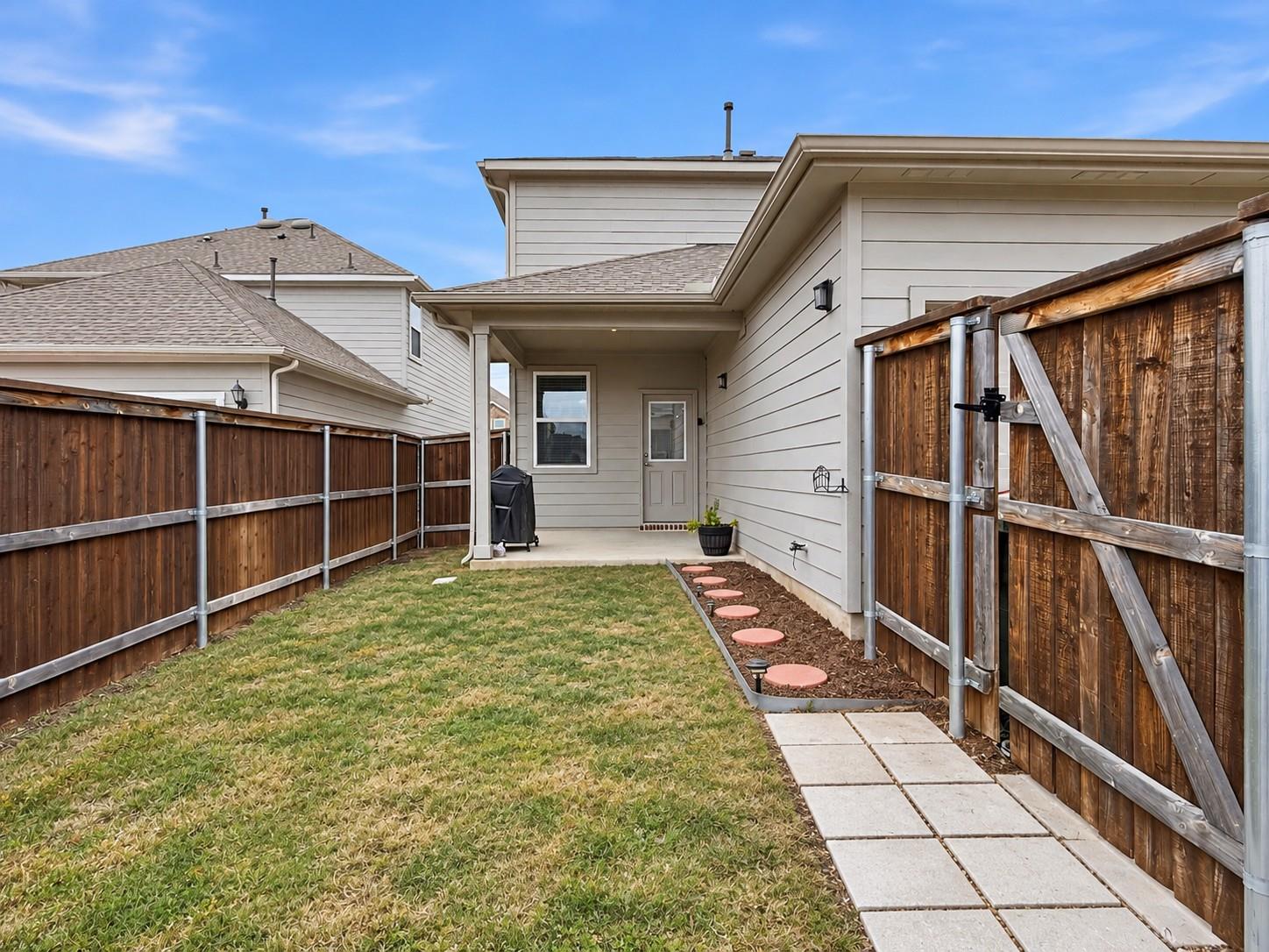 116 Gracie WAY