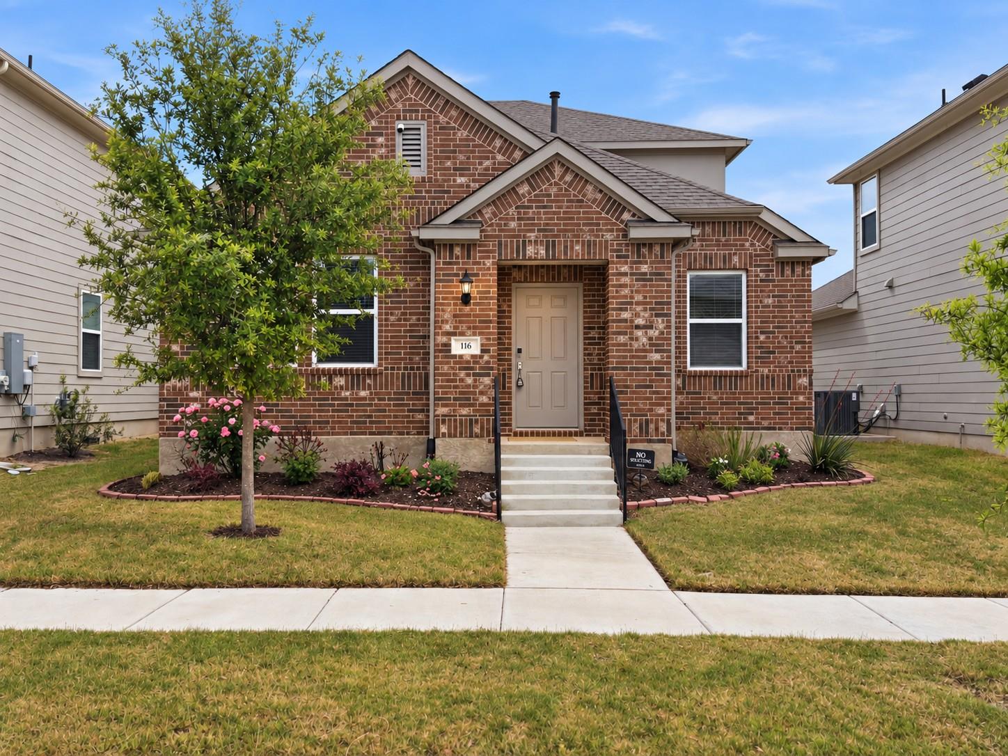 116 Gracie WAY