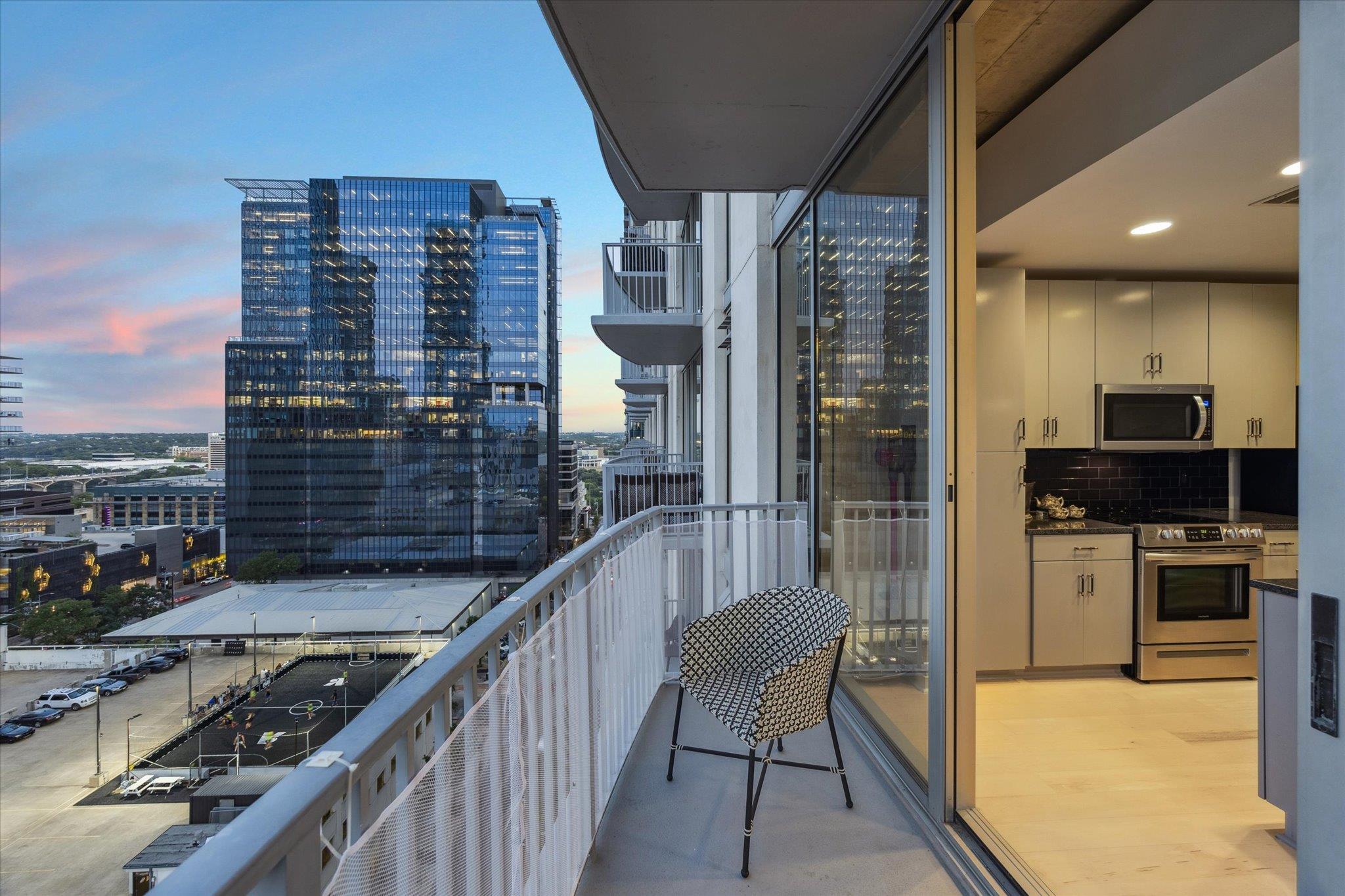 360 Nueces ST # 1417