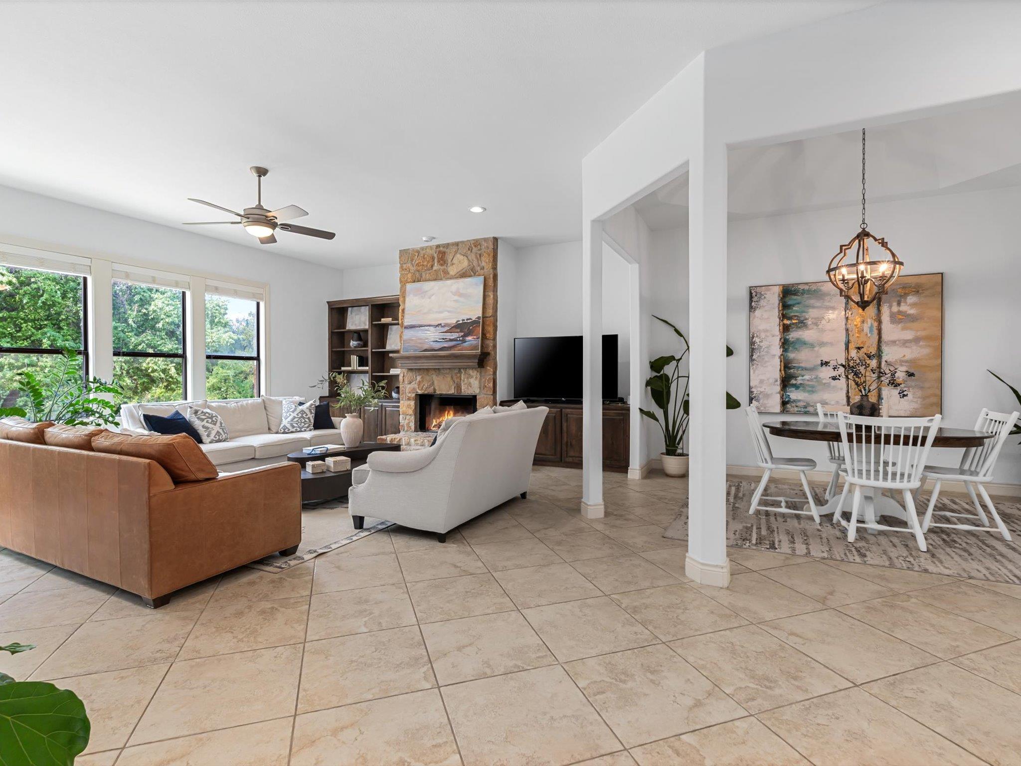 17 Chandon LN
