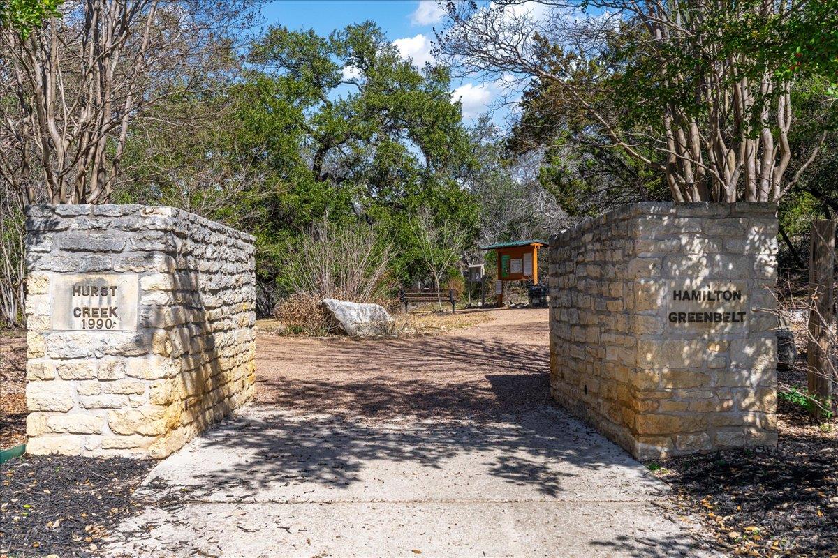 17 Chandon LN