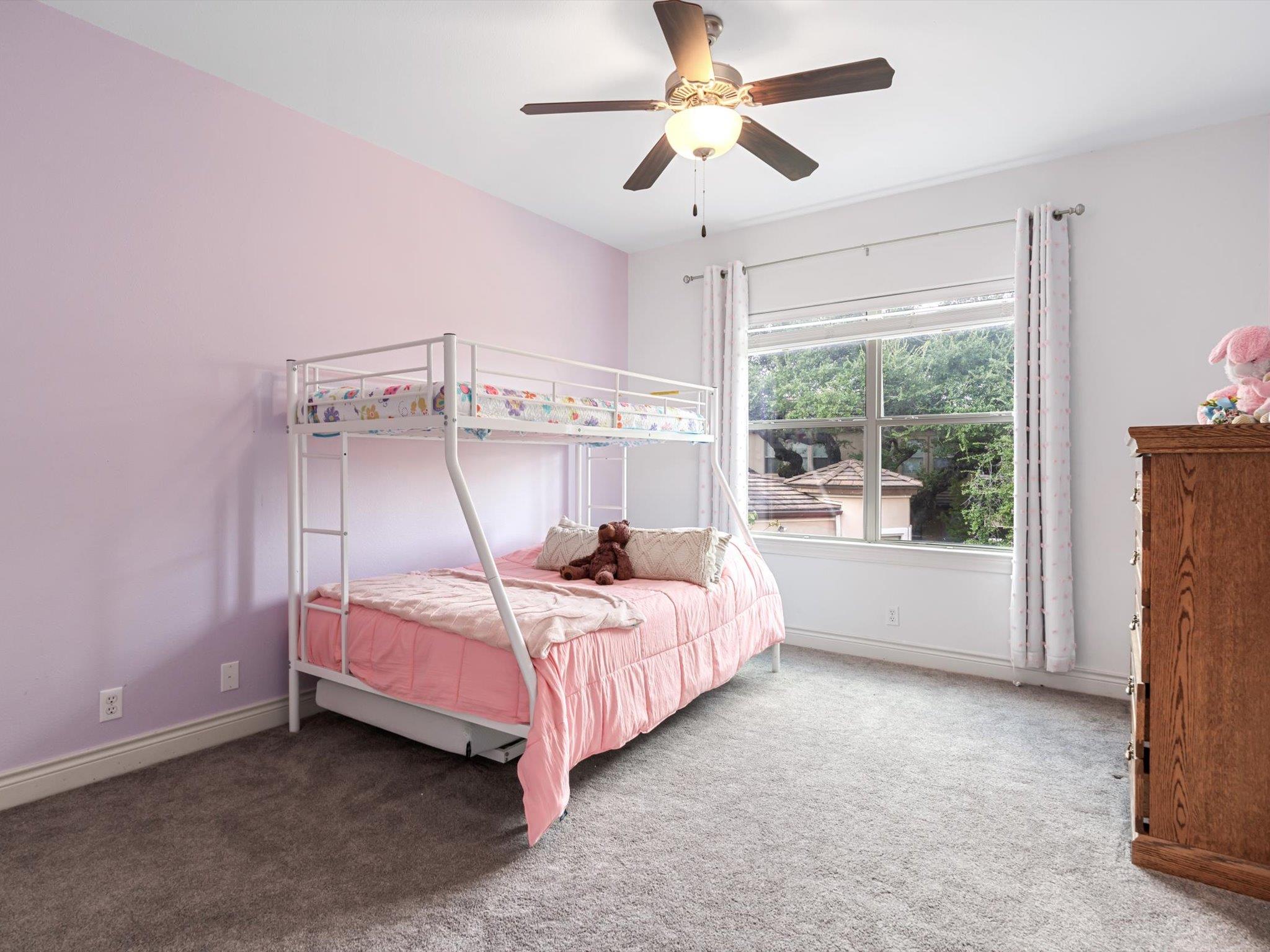 17 Chandon LN