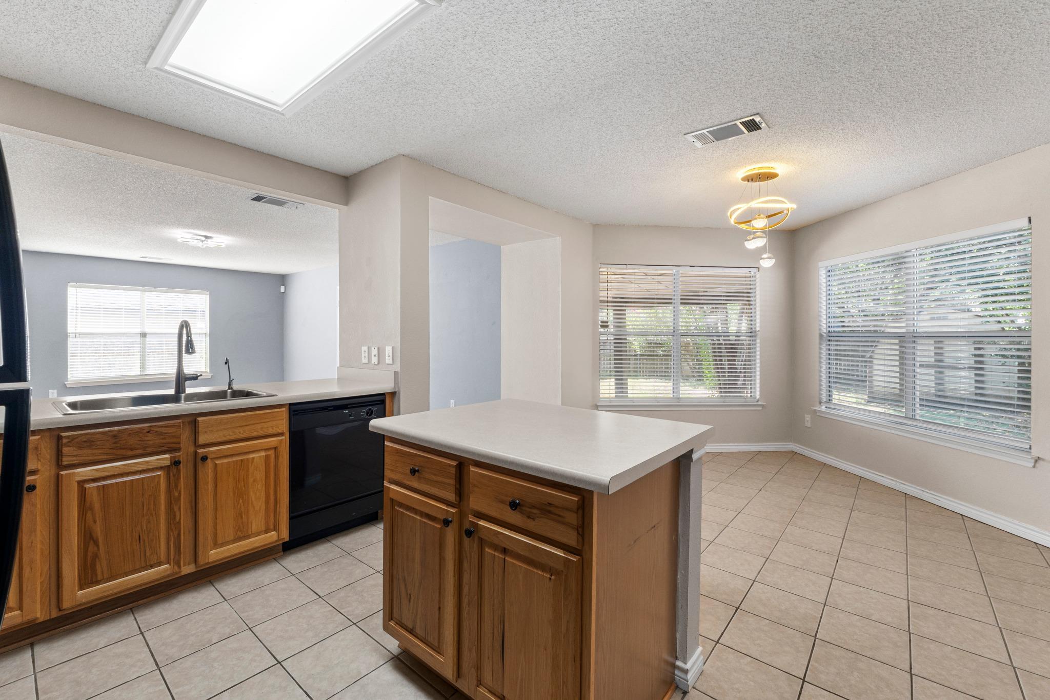 1704 Matagorda DR