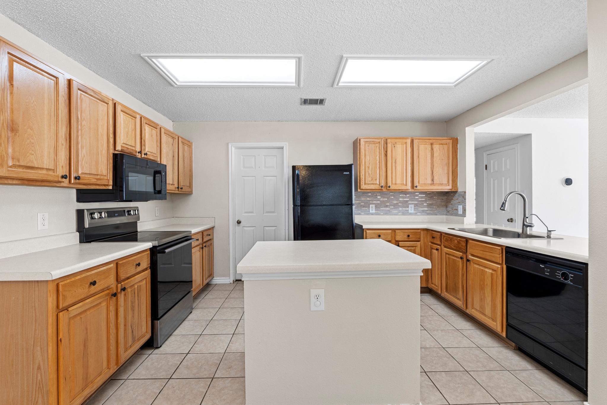 1704 Matagorda DR