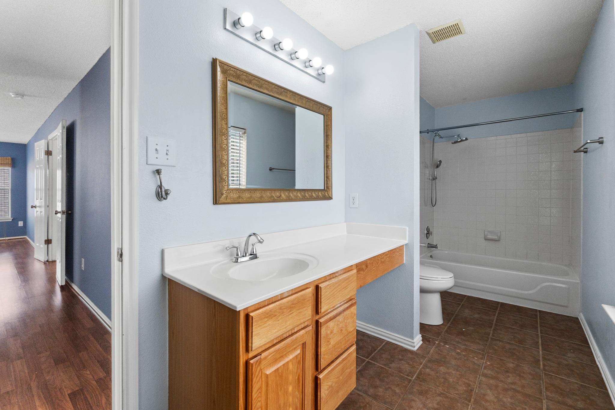 1704 Matagorda DR