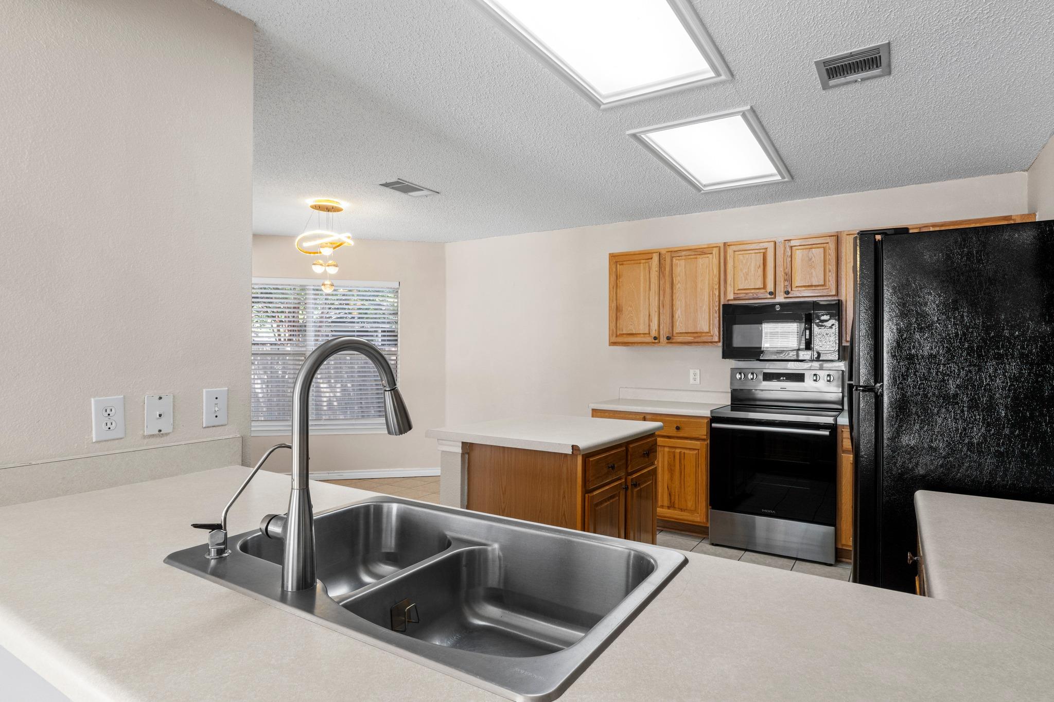 1704 Matagorda DR