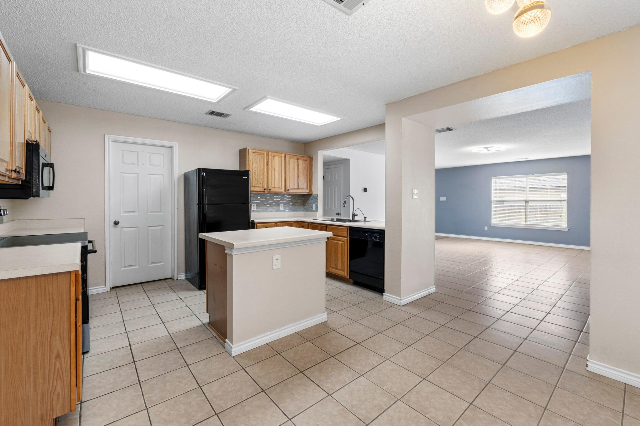 1704 Matagorda DR