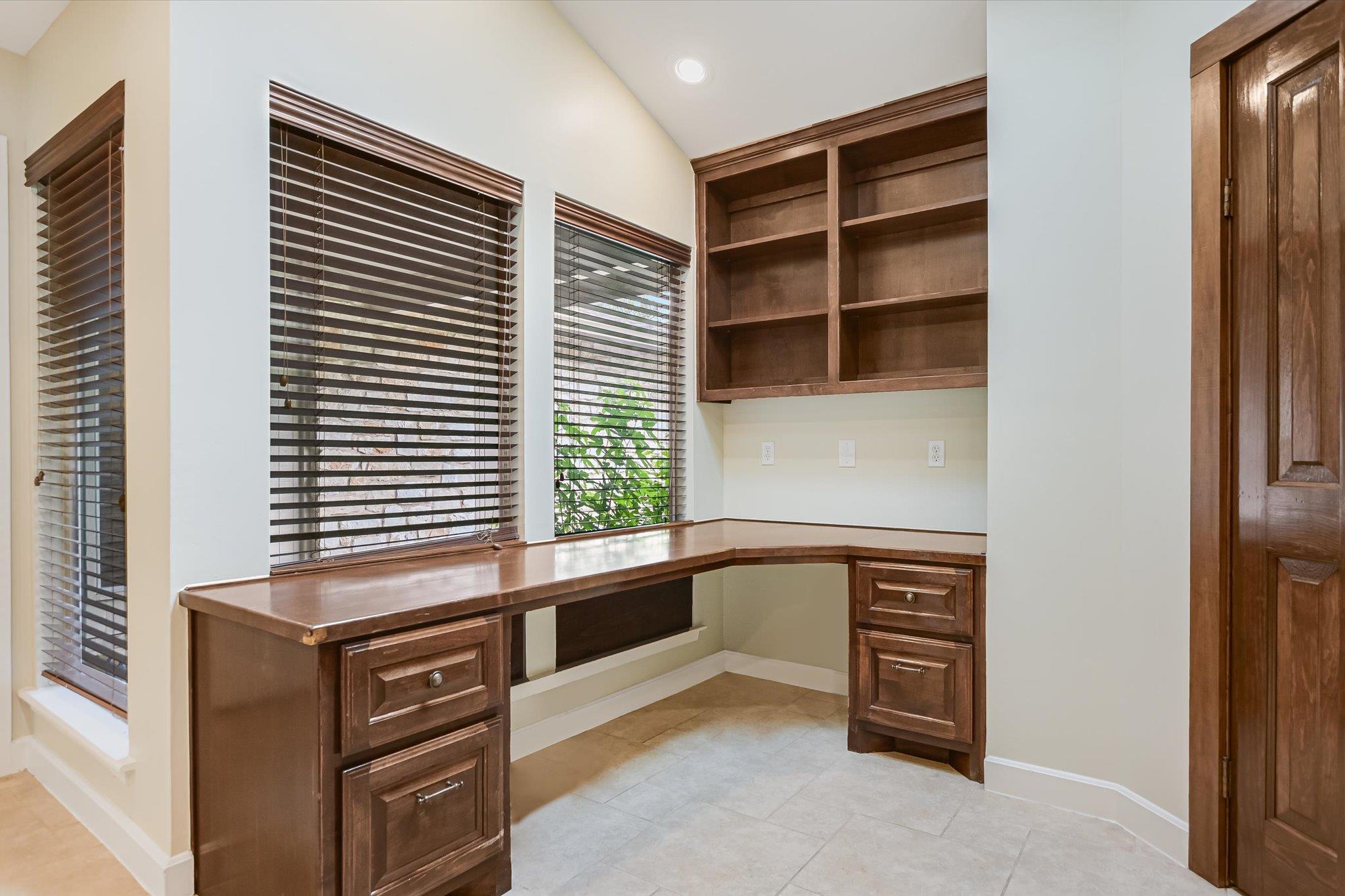4806 Canyonbend CIR