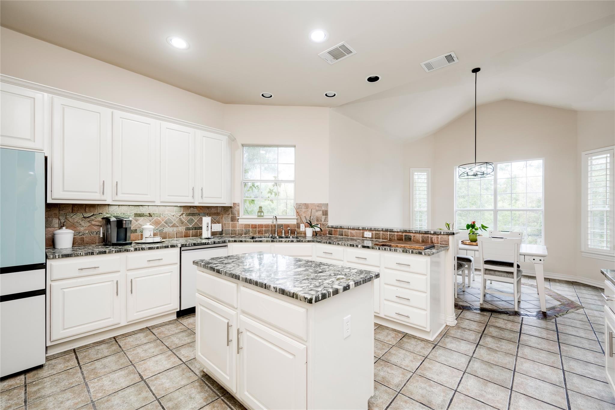 5600 Spurflower DR