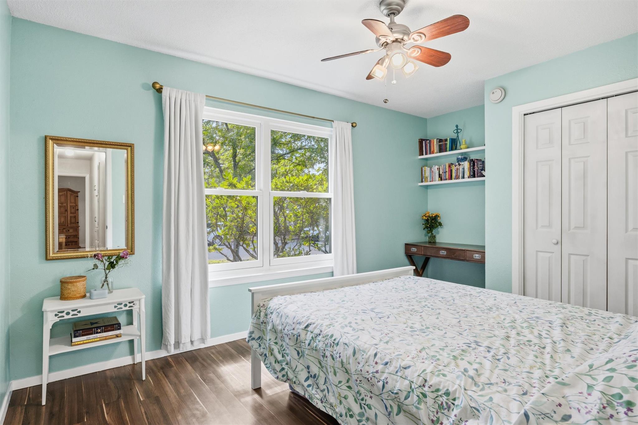 617 Blackberry DR