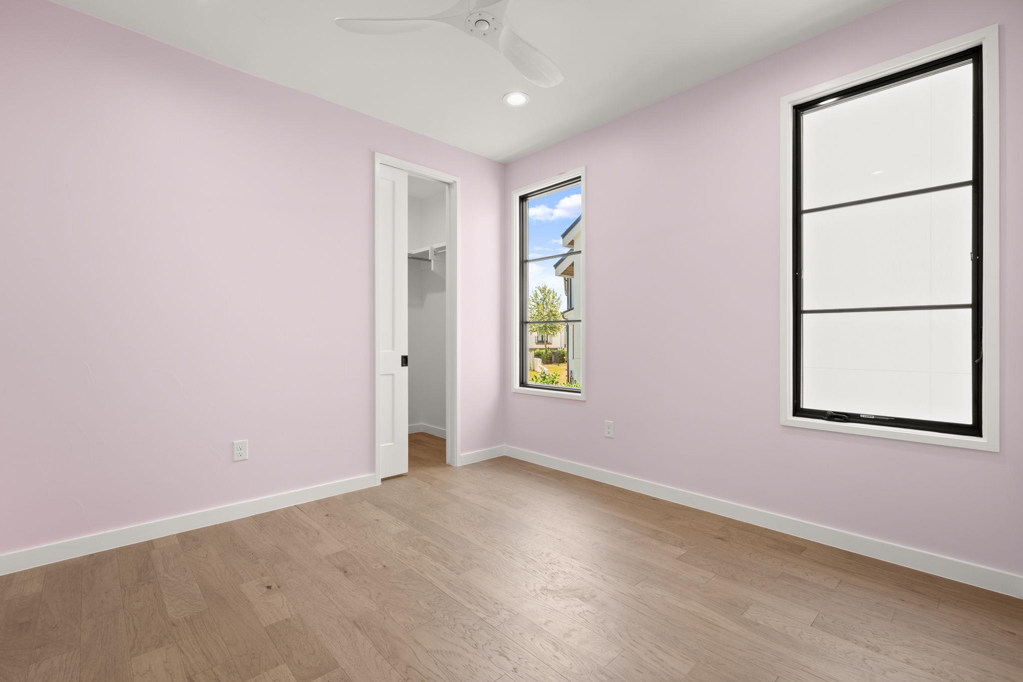 802 Alexia LN