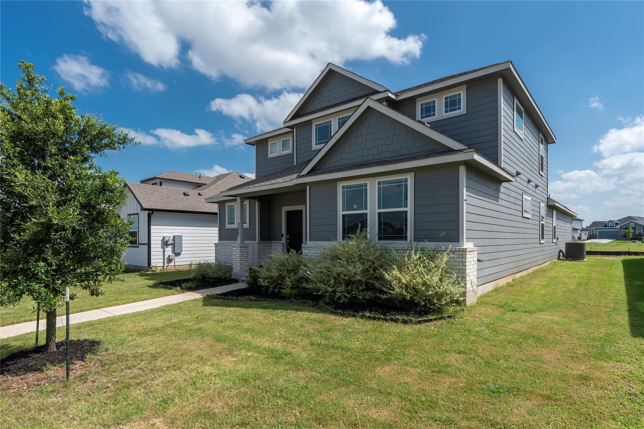 221 Banff DR