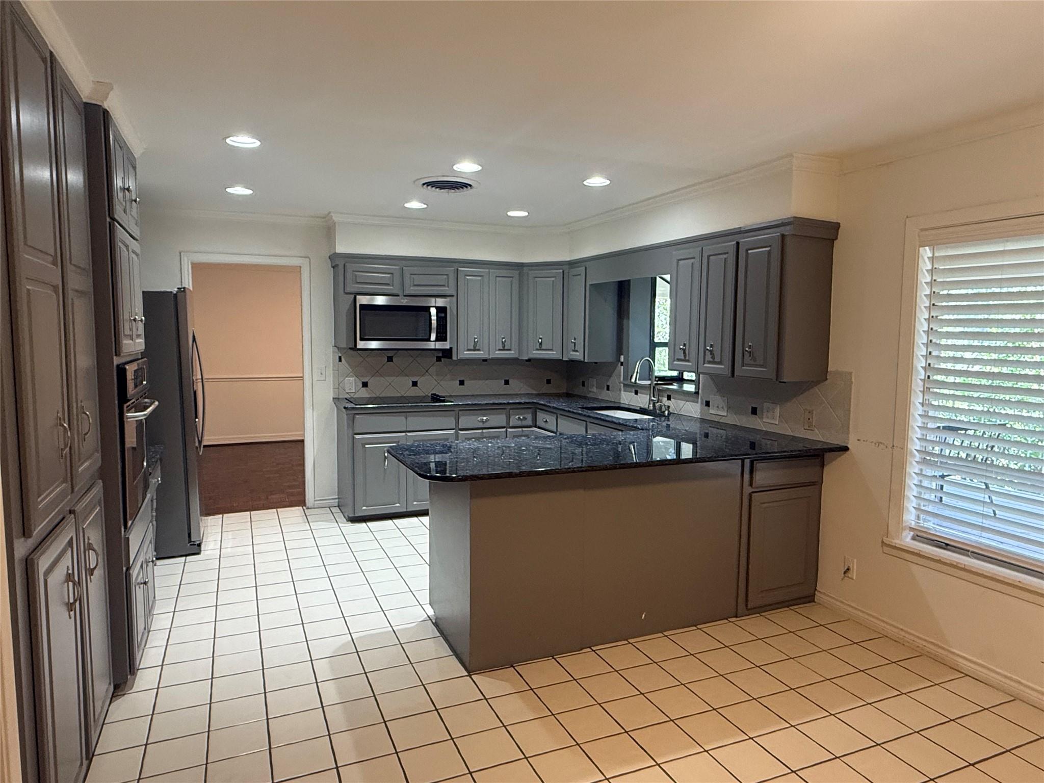 2803 Hubbard CIR