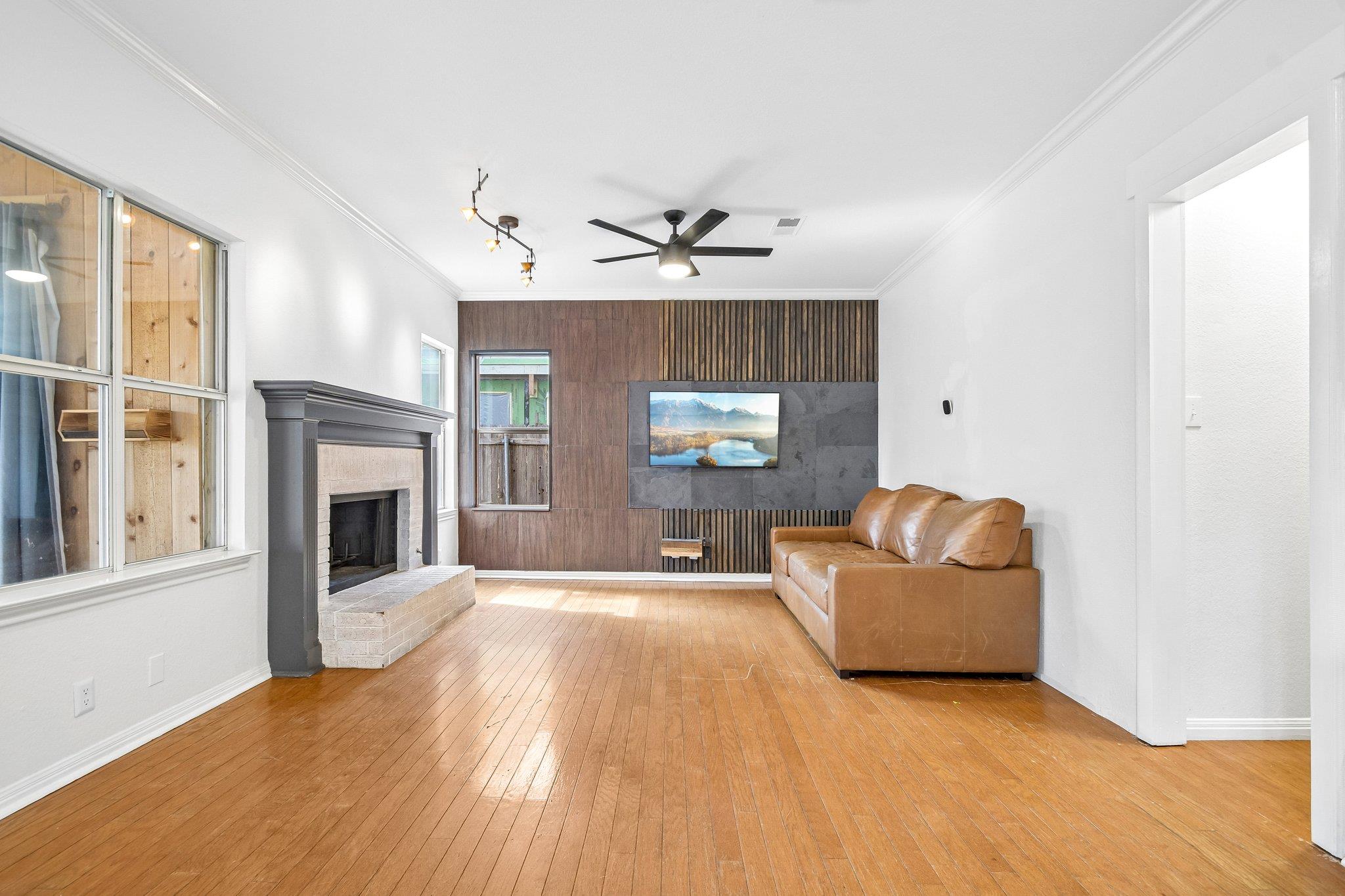 6207 John Chisum LN