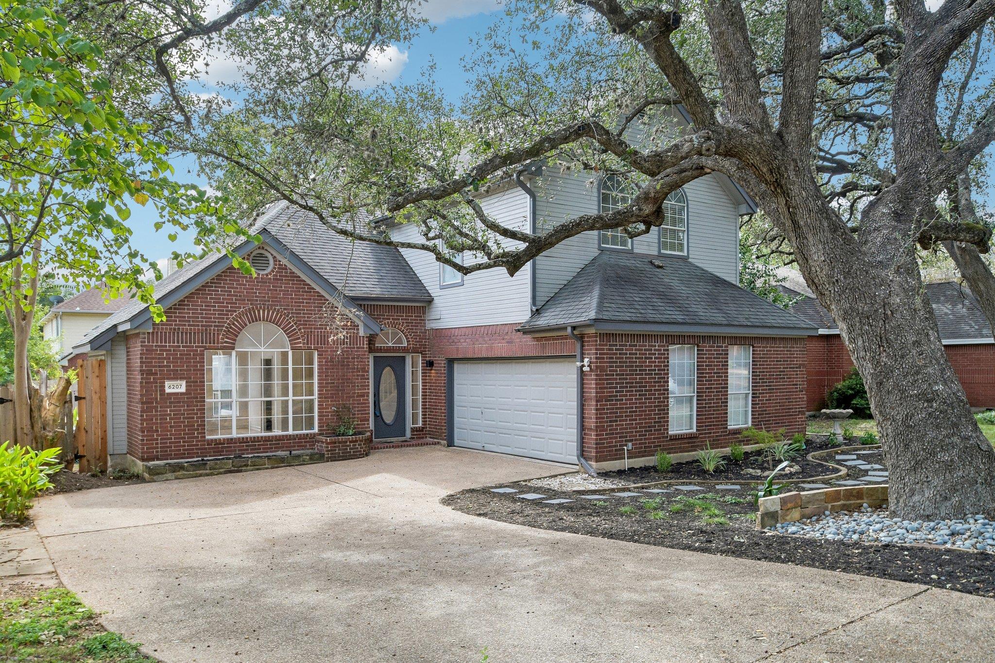 6207 John Chisum LN
